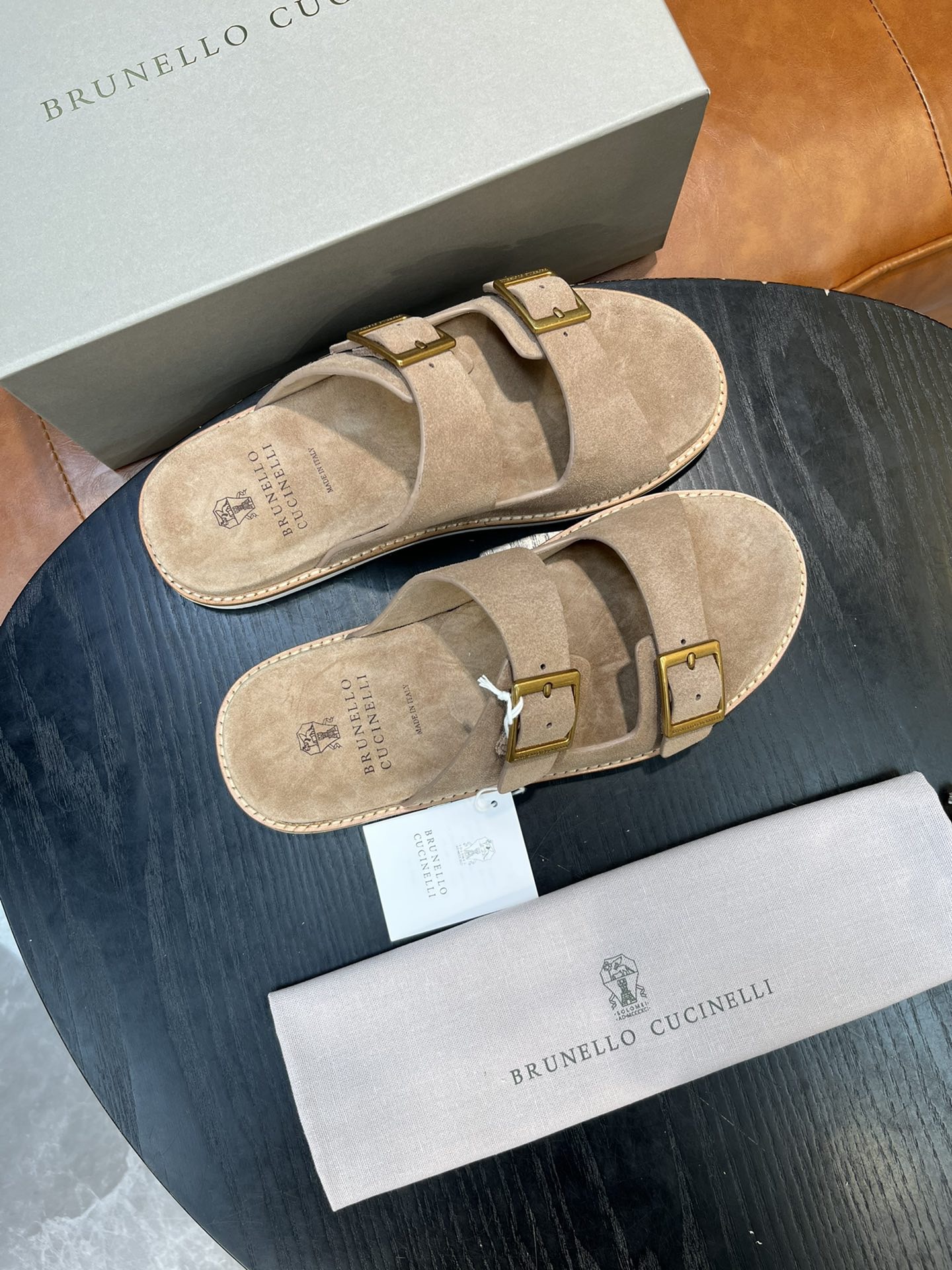 Сандалии мужские в стиле Brunello Cucinelli бежевого цвета