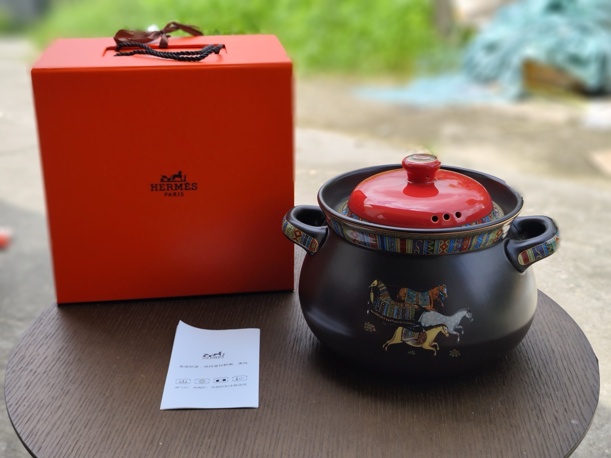 Кастрюля Hermes из керамики черного цвета