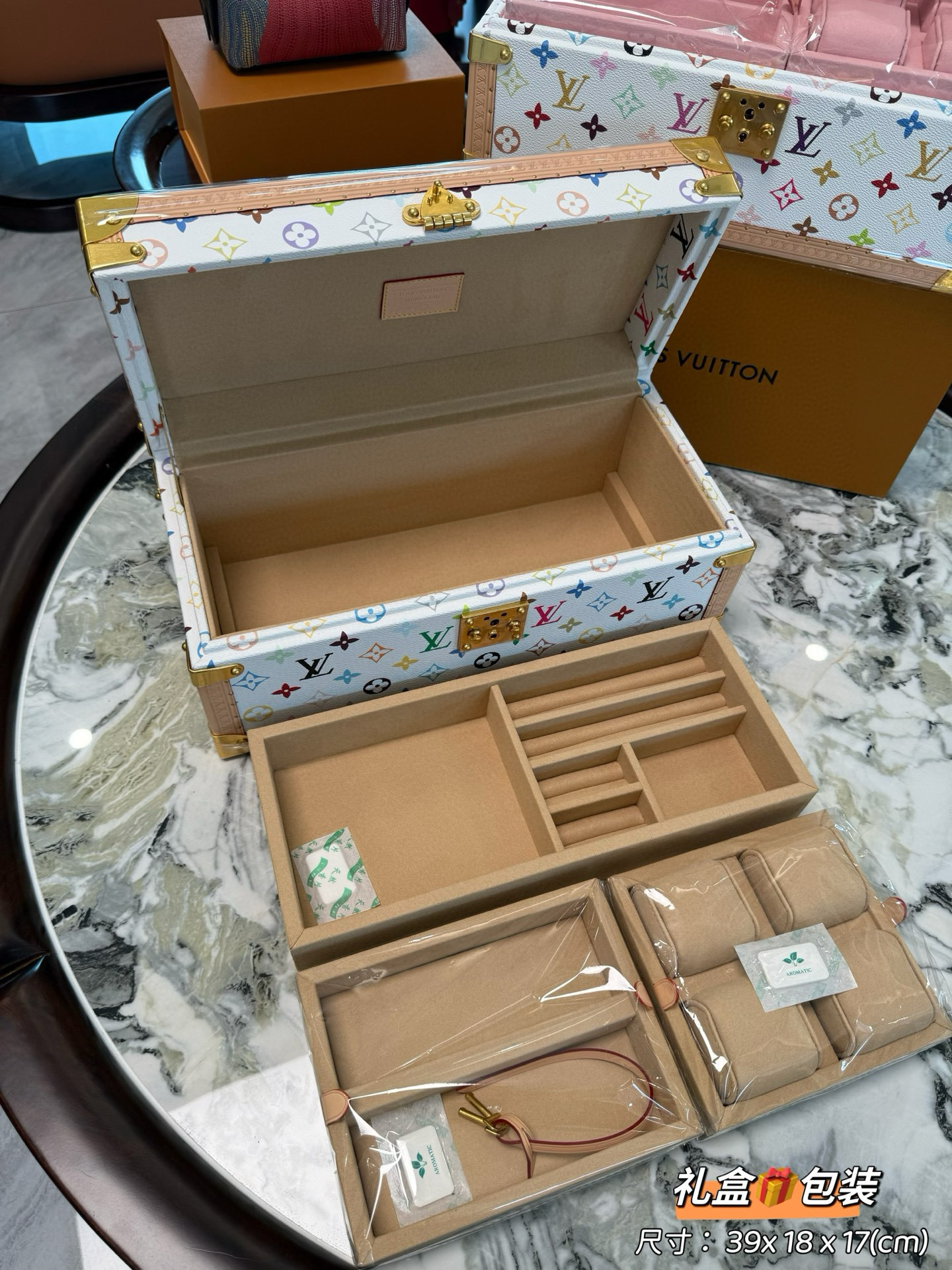 Шкатулка для украшений Louis Vuitton Coffret 8 Monogram Multicolor белая (бежевая внутренняя отделка)