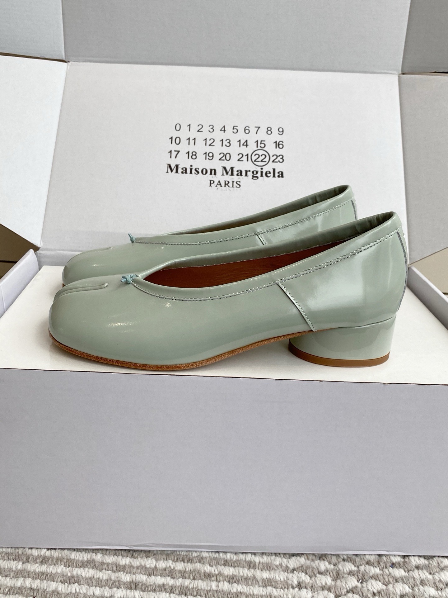 Туфли Мэри Джейн женские Maison Margiela Tabi мятного цвета
