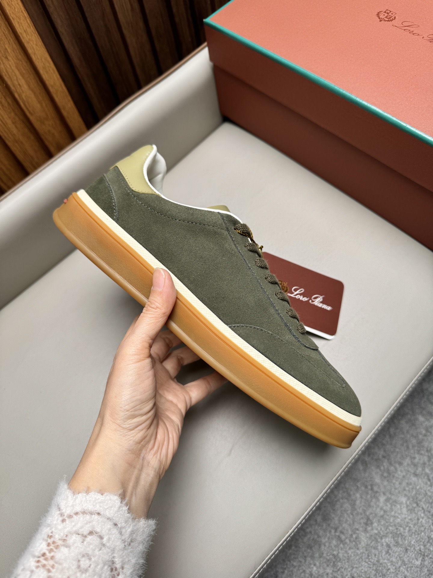 Кроссовки мужские в стиле Loro Piana оливкового цвета