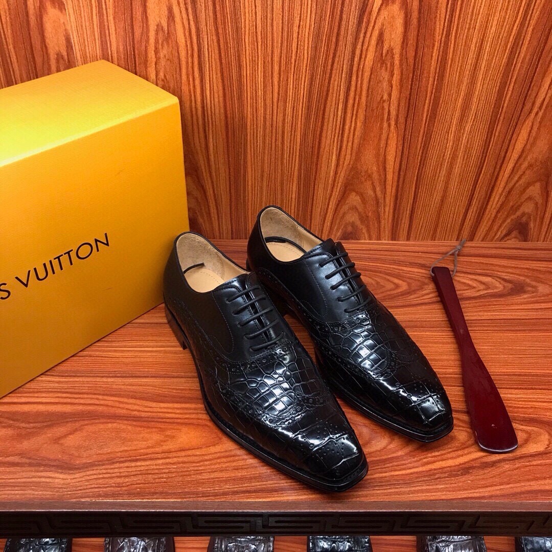 Туфли мужские Louis Vuitton из кожи крокодила черного цвета