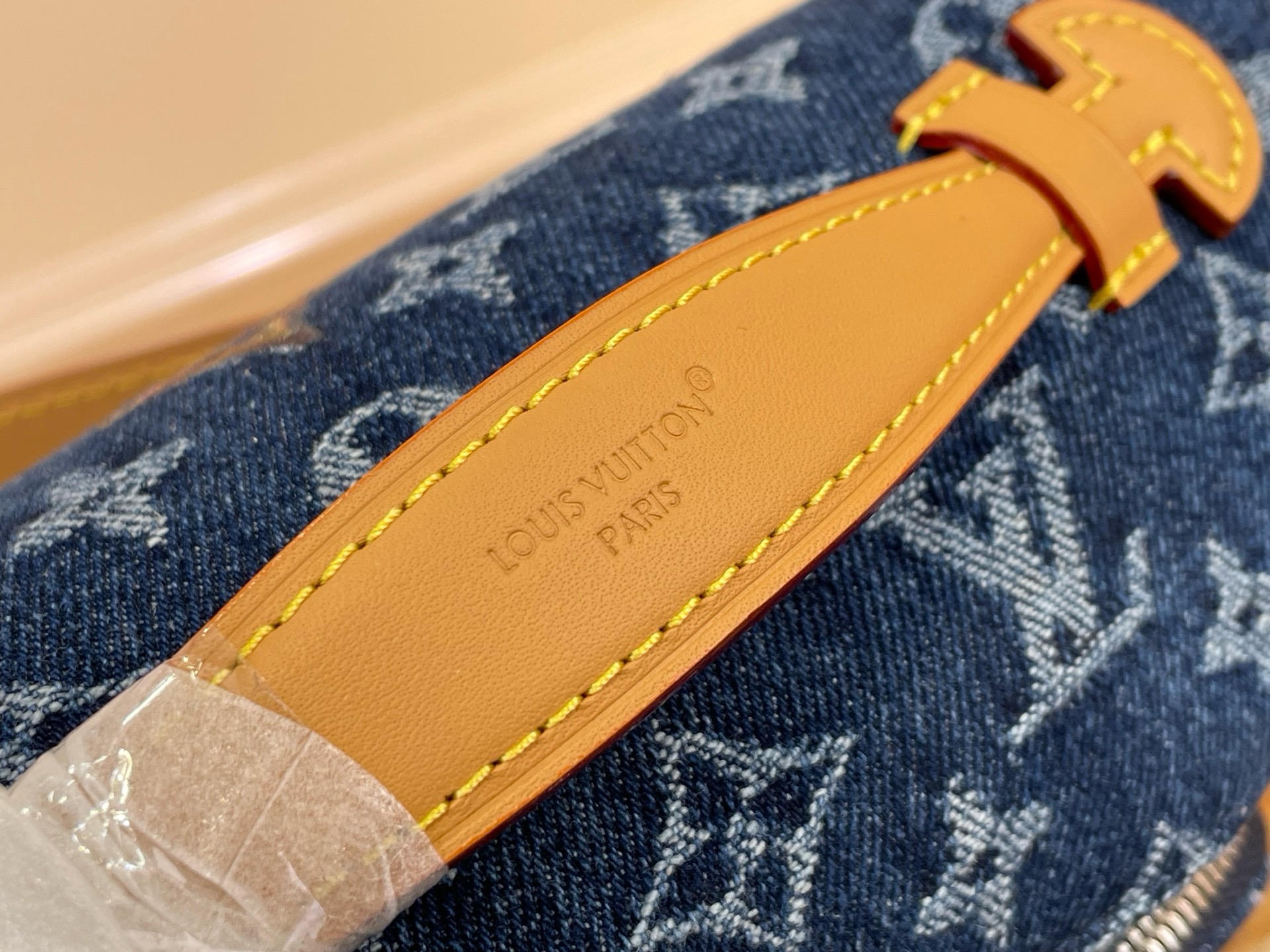 Сумка мужская Louis Vuitton Rush Bumbag синего цвета