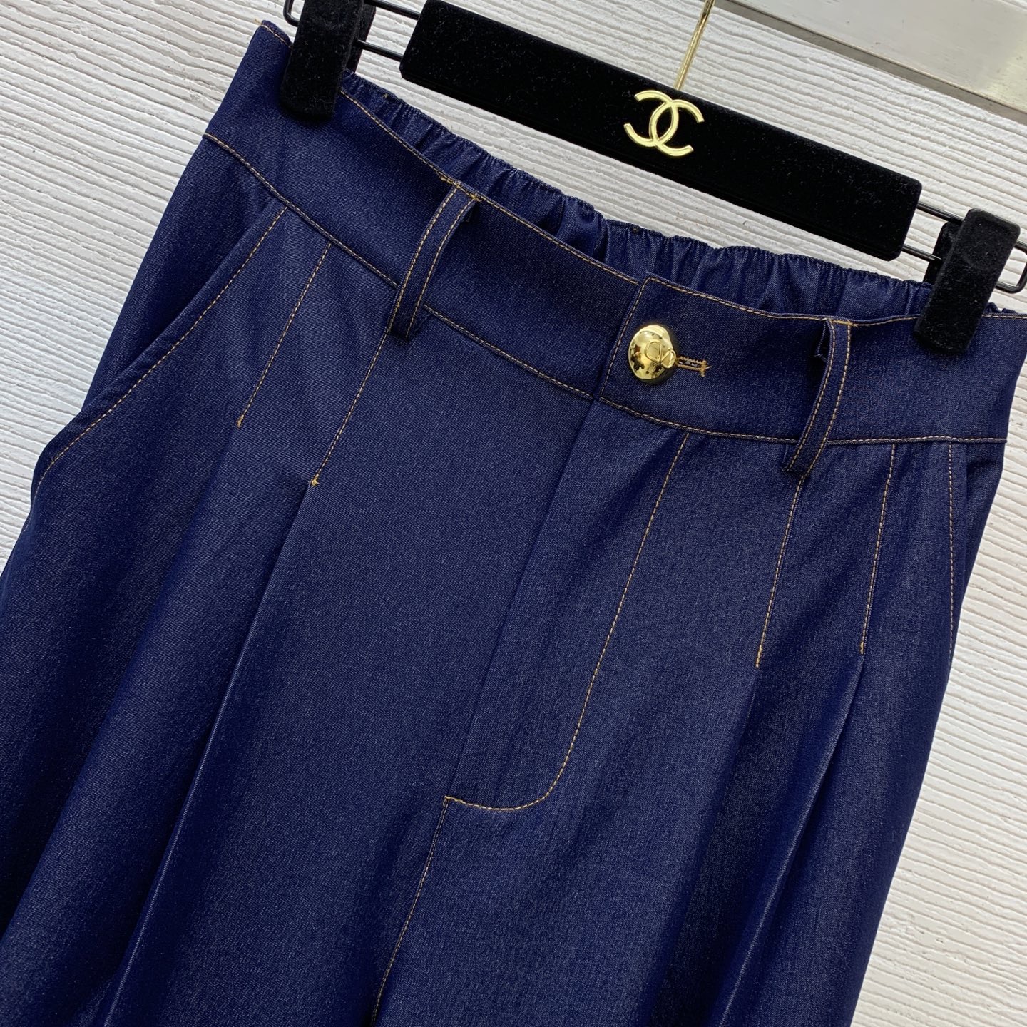 Костюм женский в стиле Valentino тёмно-синего цвета