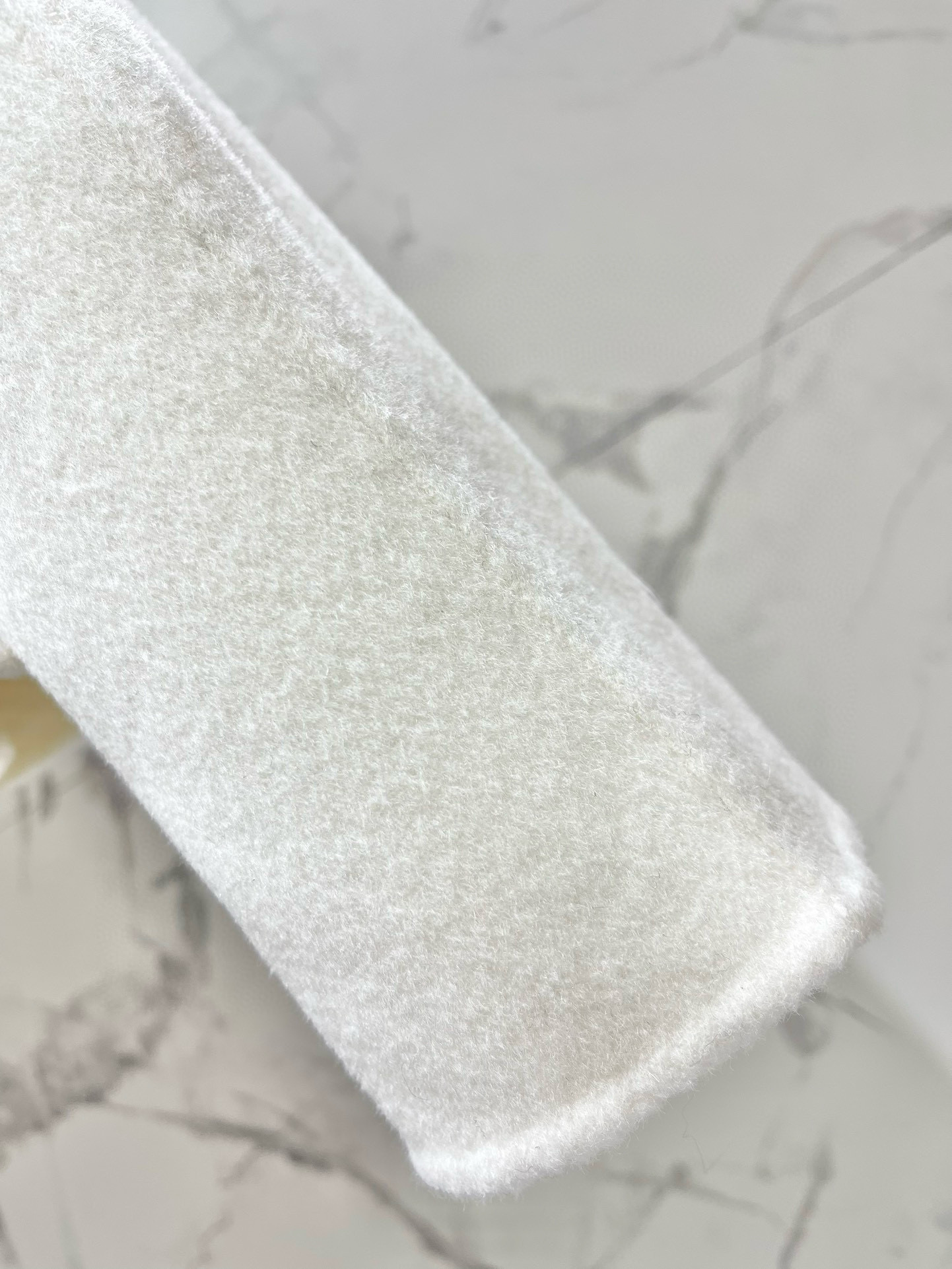 Жакет женский в стиле Hermès с вышивкой и кожаной отделкой, белого цвета