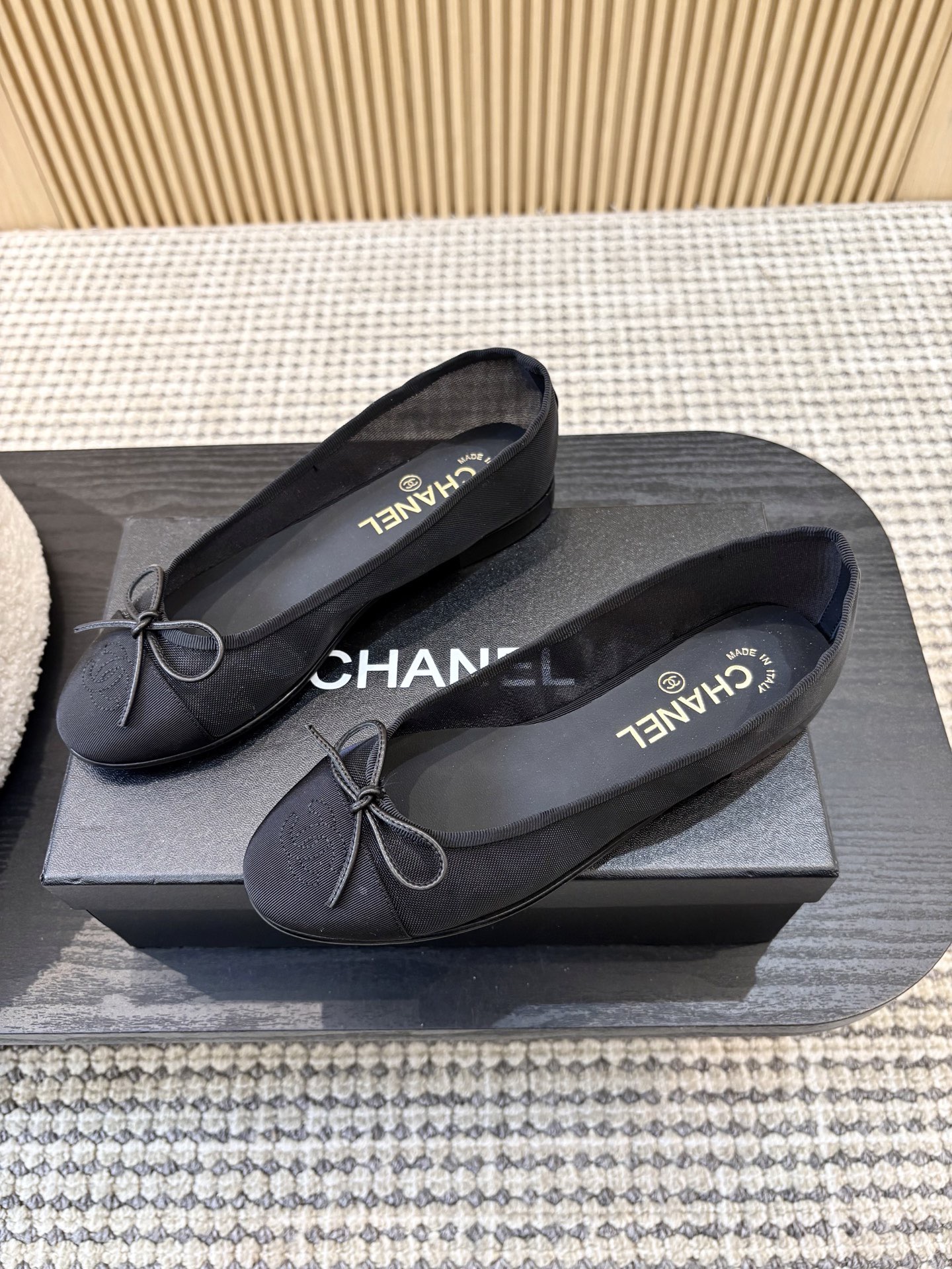 Балетки женские Chanel черного цвета
