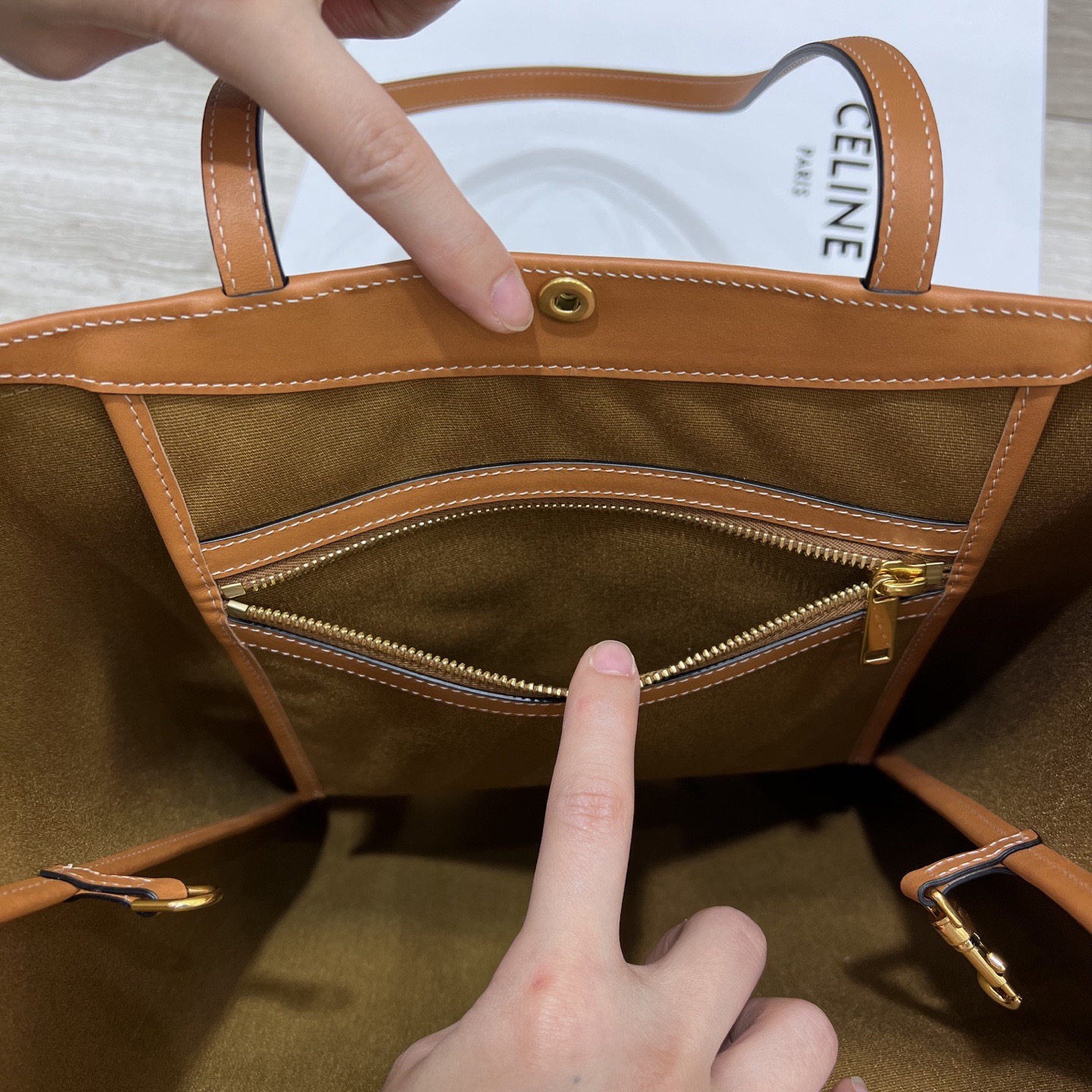 Сумка-шоппер женская в стиле Celine Flat Shopper Triomphe средняя