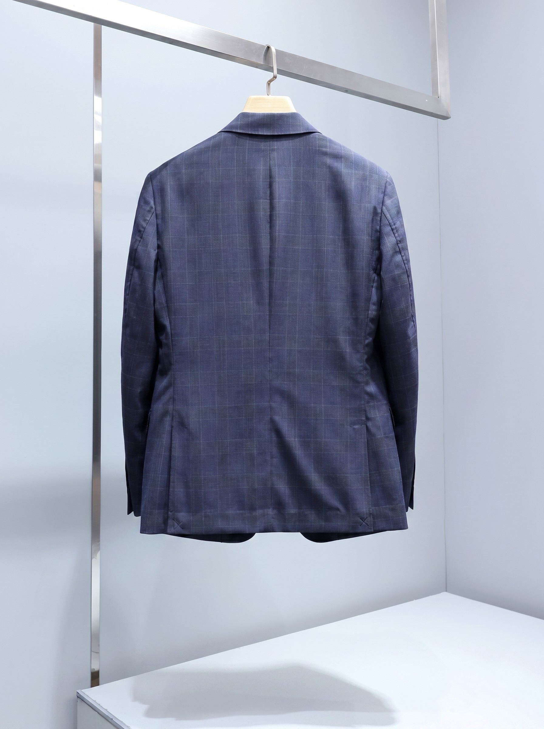 Пиджак мужской в стиле Zegna XXX Techmerino тёмно-синего цвета в клетку