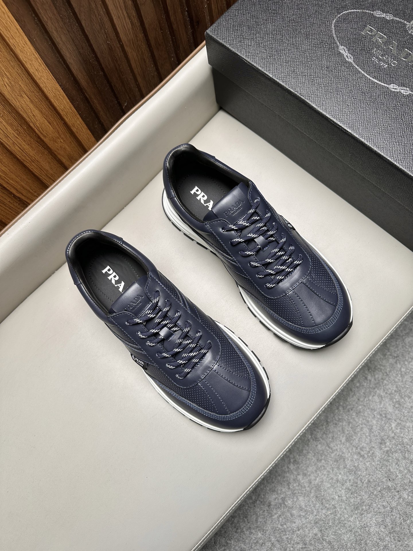 Кроссовки мужские Prada тёмно-синего цвета
