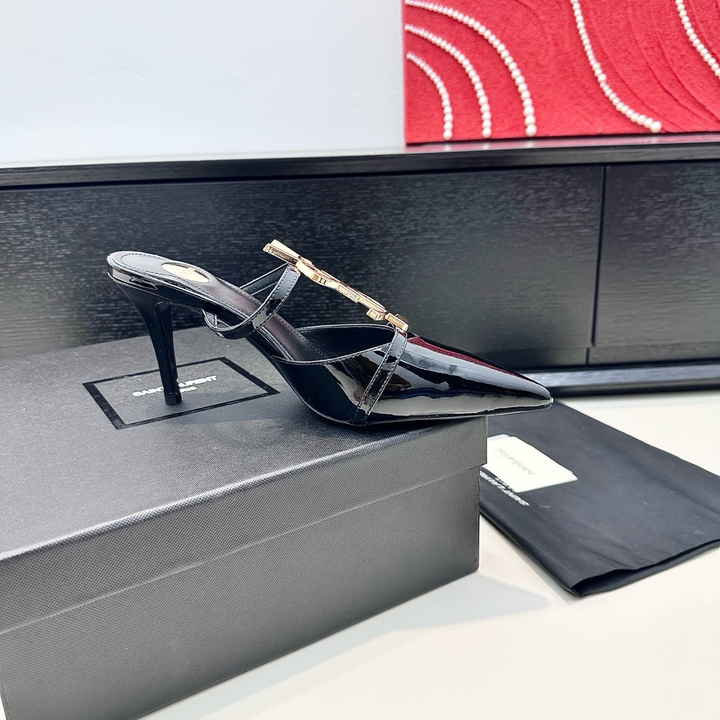 Мюли женские Saint Laurent чёрного цвета