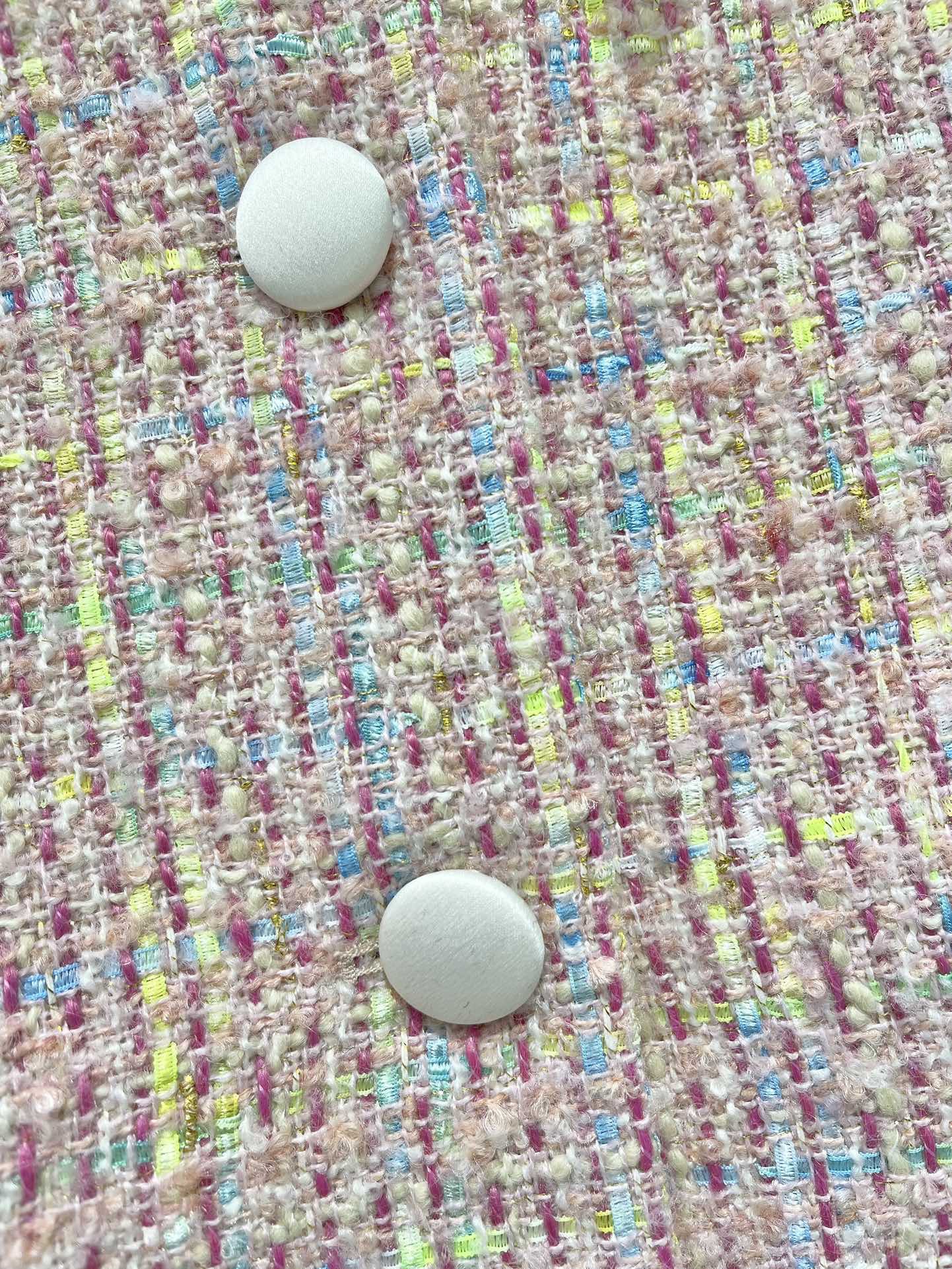 Жакет женский в стиле Valentino из твидовой ткани пастельного цвета с контрастным воротником