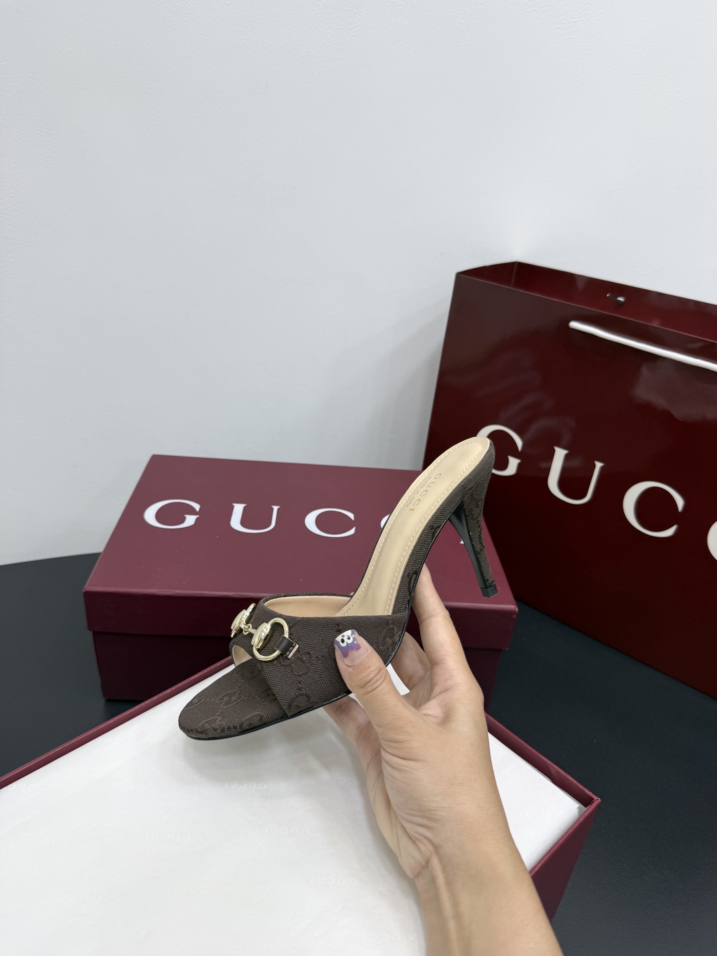 Мюли женские в стиле Gucci Horsebit коричневого цвета