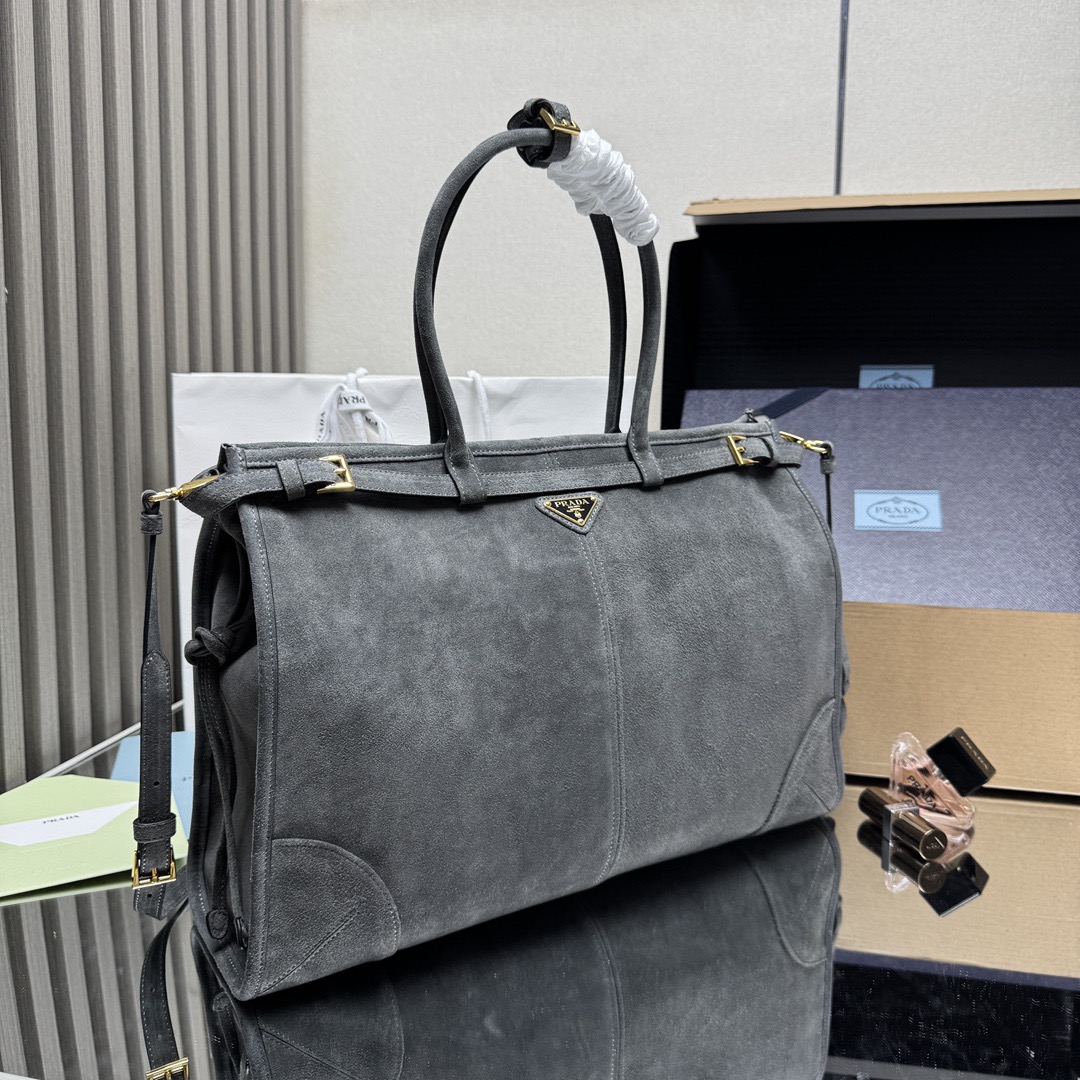 Сумка женская в стиле Prada серого цвета (42×30×12 см)