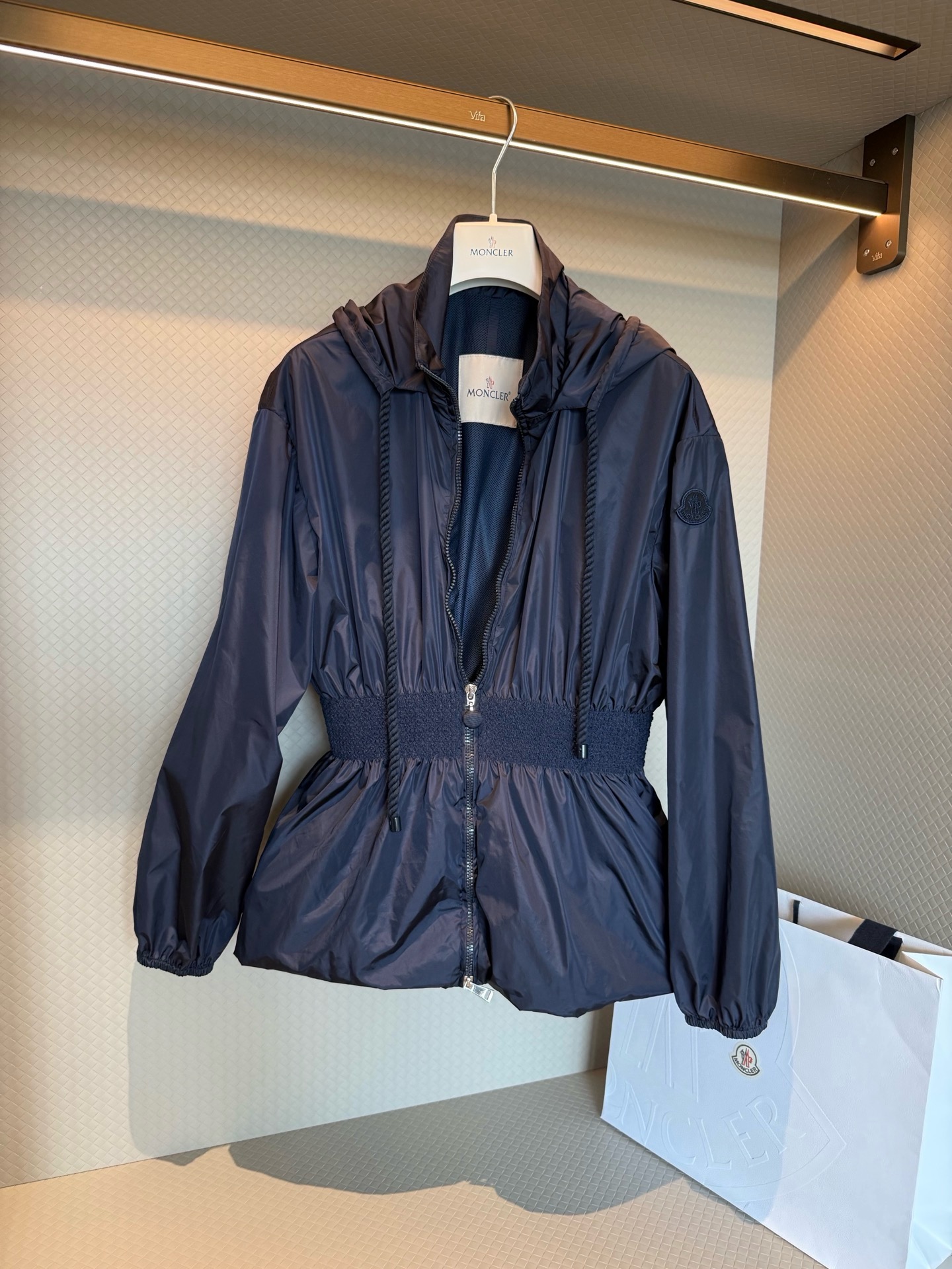 Куртка женская в стиле Moncler синего цвета