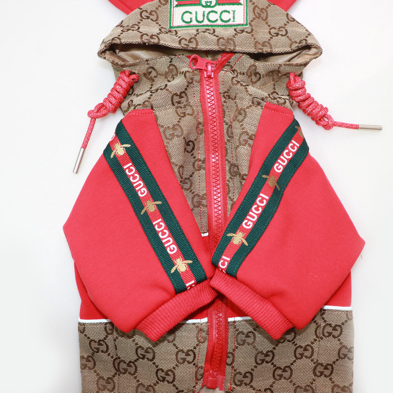 Куртка-дождевик для собак в стиле Gucci Bee Monogram с капюшоном и ушками