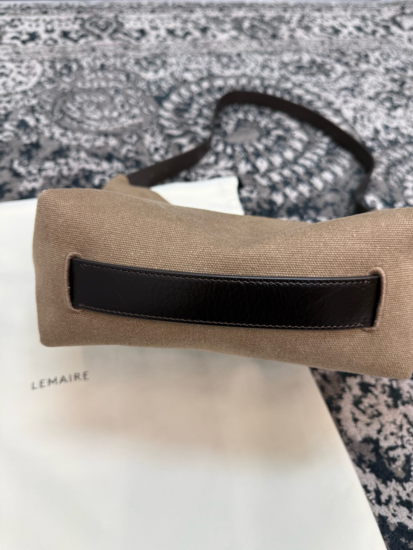 Сумка женская в стиле Lemaire Small Tote цвета хаки
