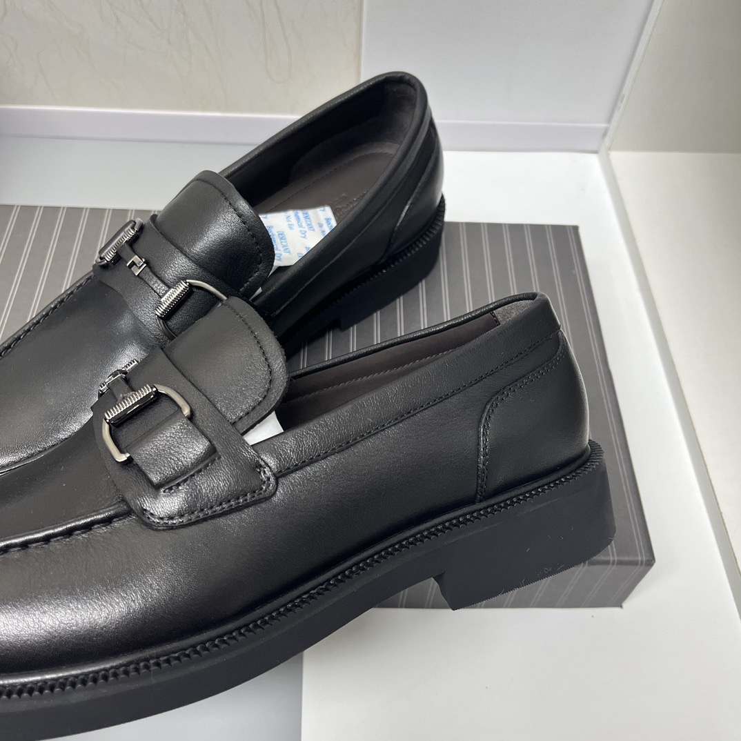 Лоферы мужские в стиле Zegna Garonne Flex из натуральной кожи черного цвета