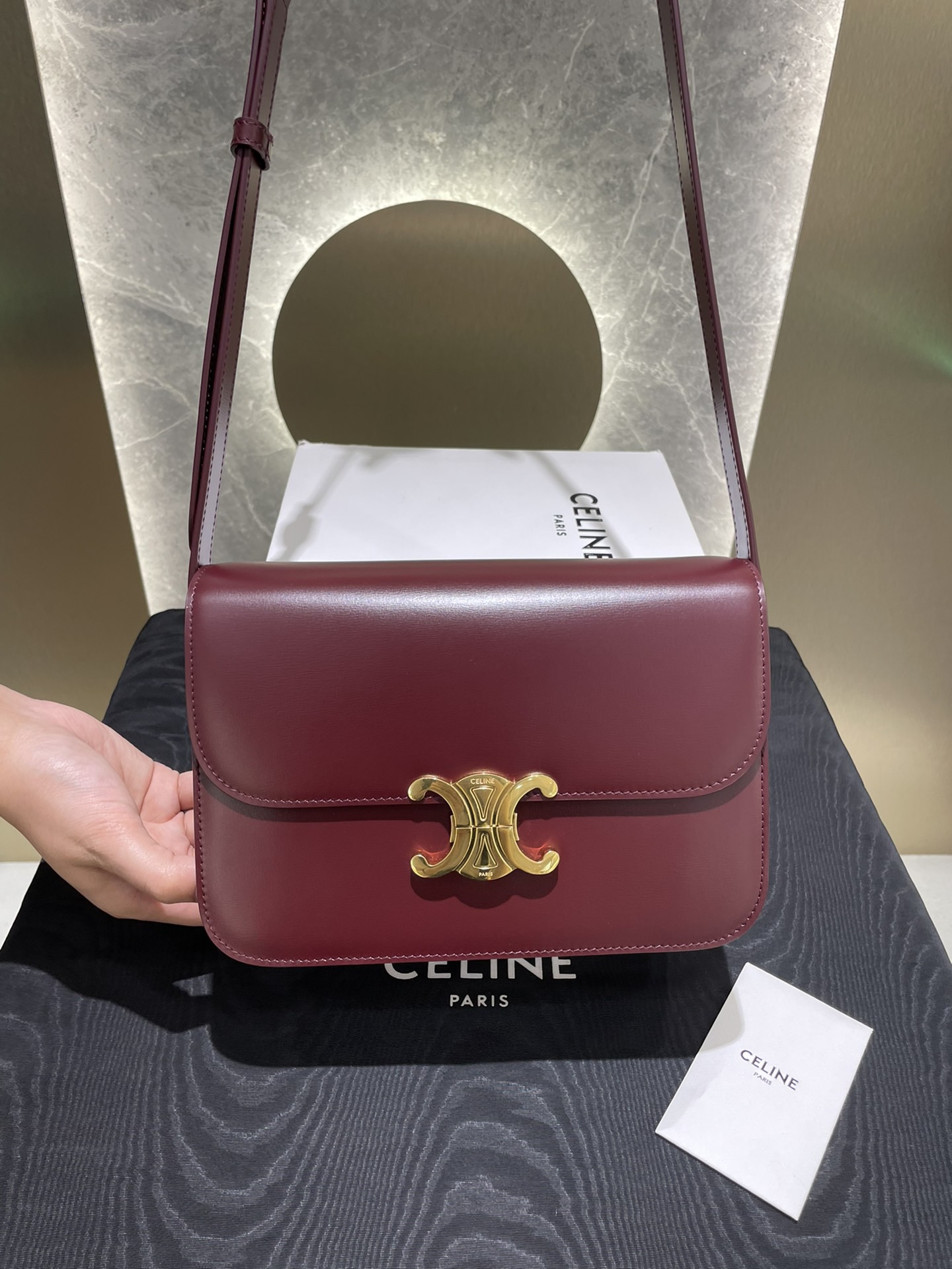 Сумка женская в стиле Celine Triomphe классическая средняя бордового цвета