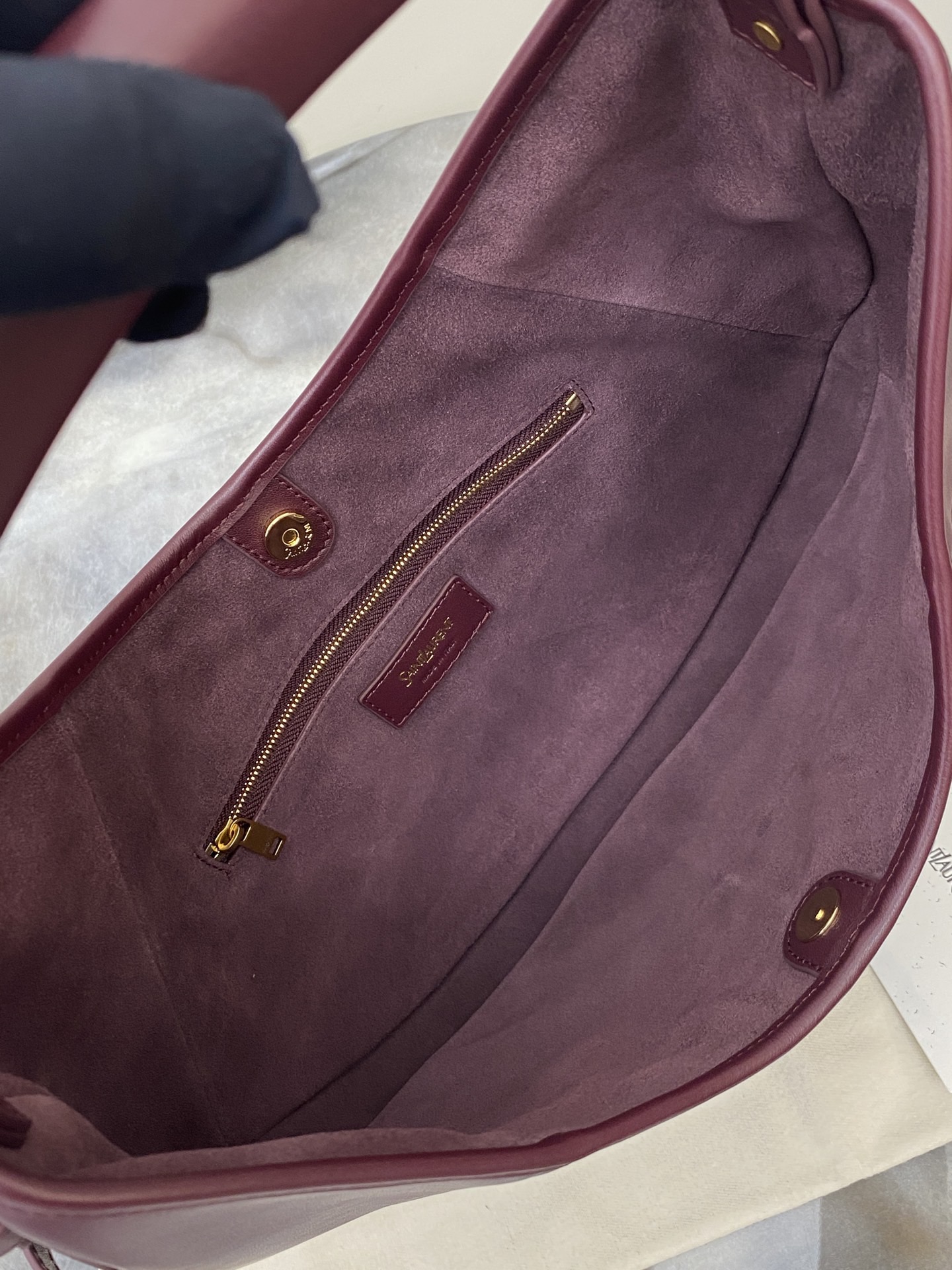 Сумка женская в стиле Saint Laurent Mombasa бордового цвета(средний размер)
