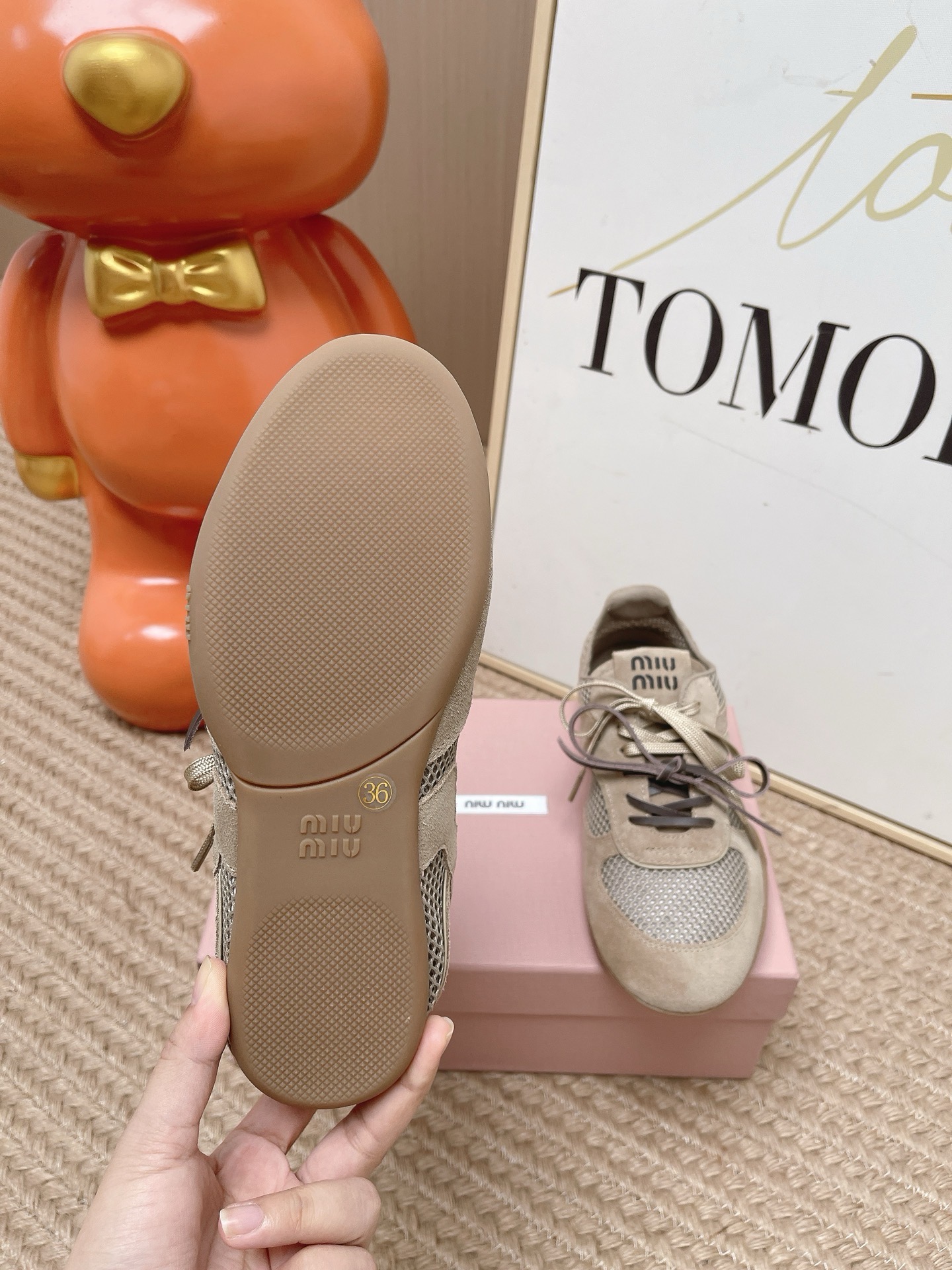 Кроссовки женские Miu Miu Plume бежевого цвета