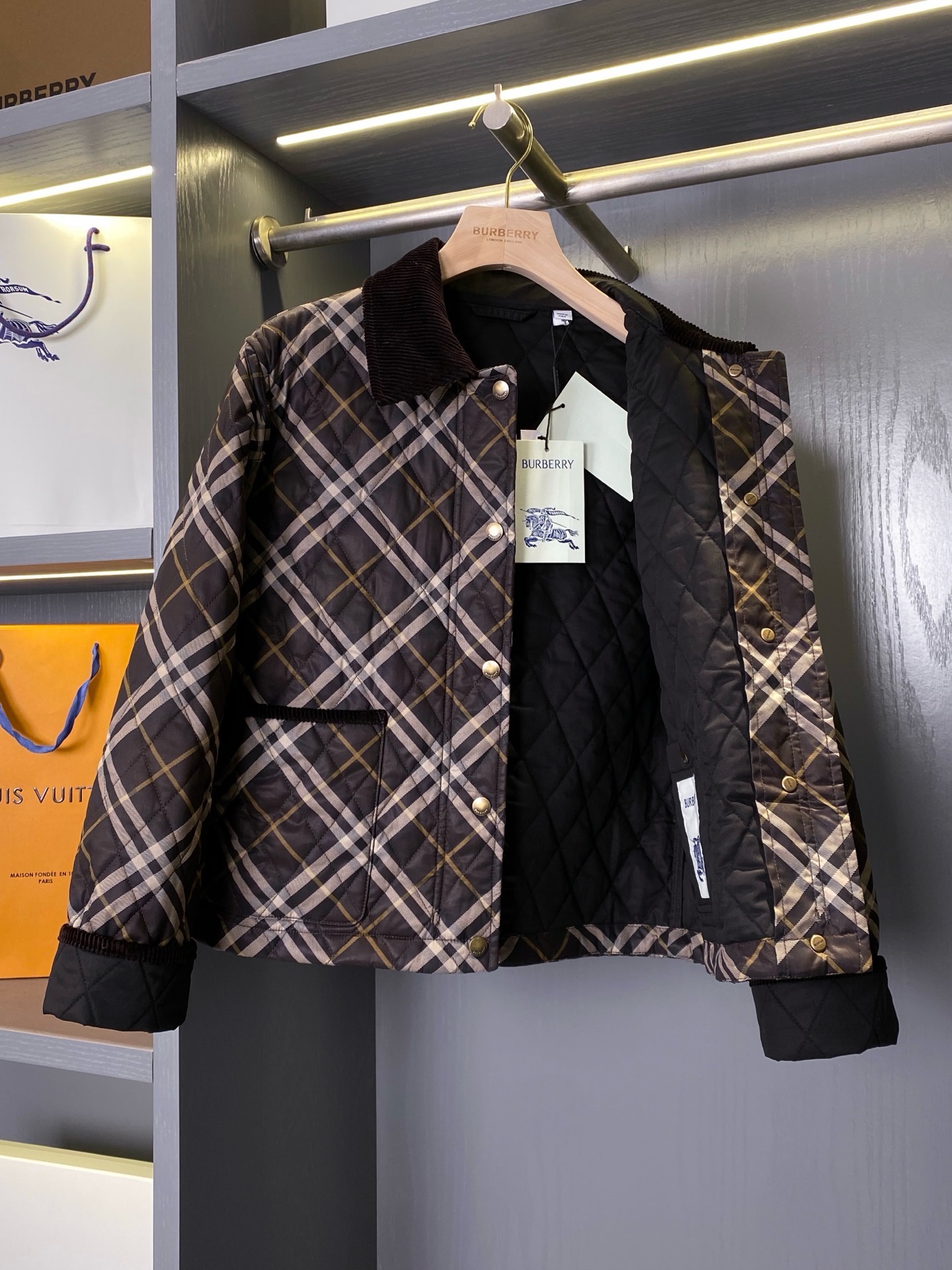 Куртка женская  Burberry укороченная