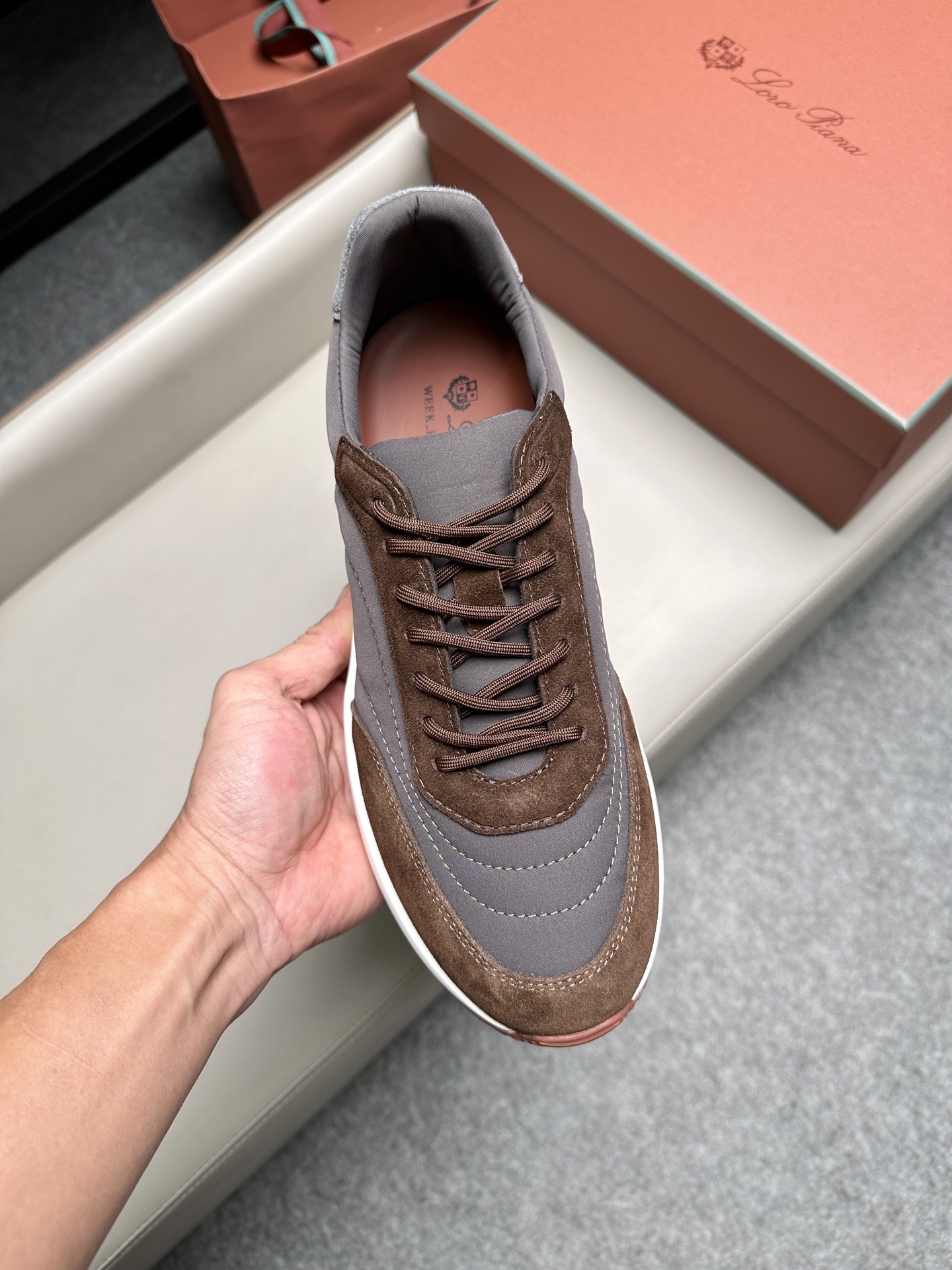 Кроссовки мужские в стиле Loro Piana серо-коричневого цвета