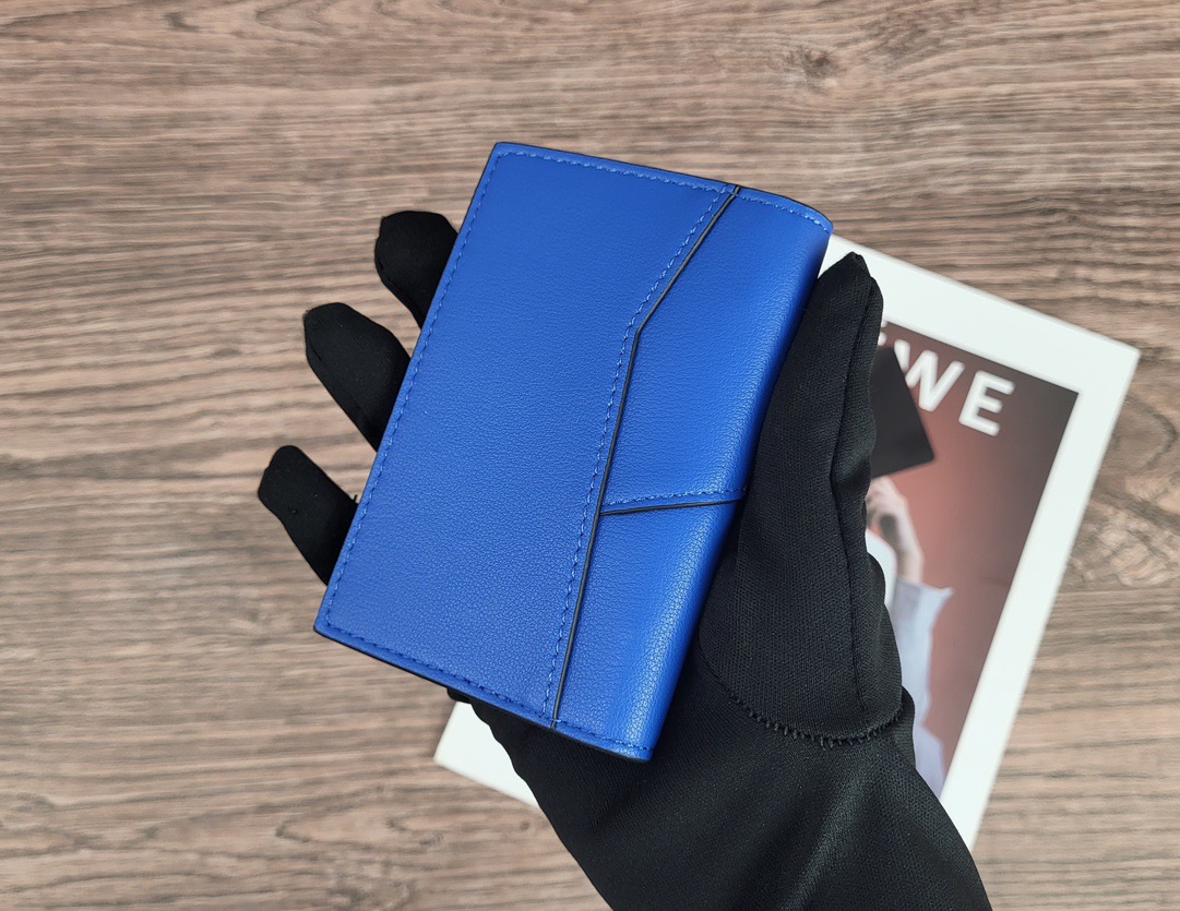 Кошелёк компактный в стиле Loewe L1132 синего цвета