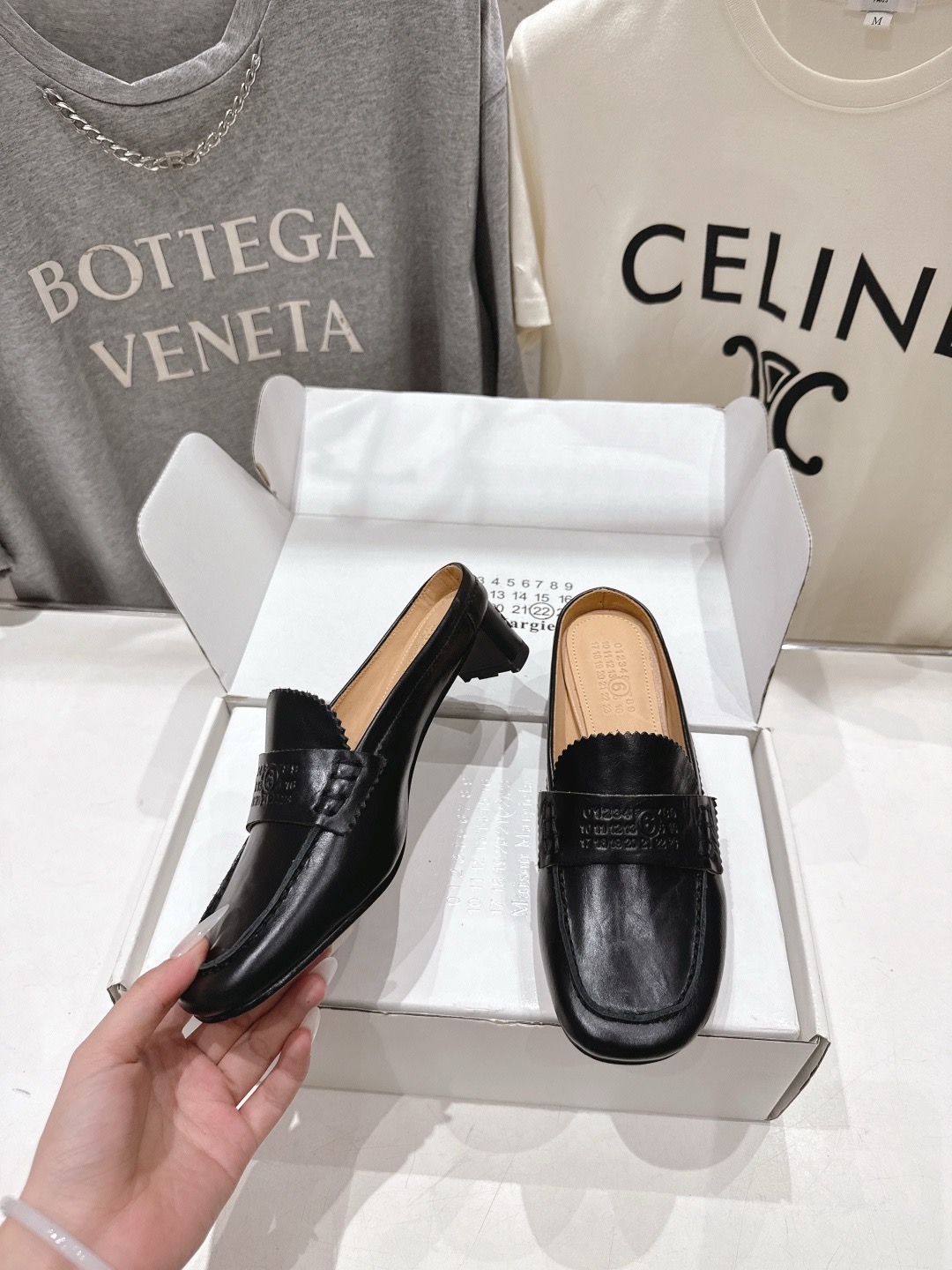 Мюли-лоферы женские MM6 Maison Margiela чёрного цвета