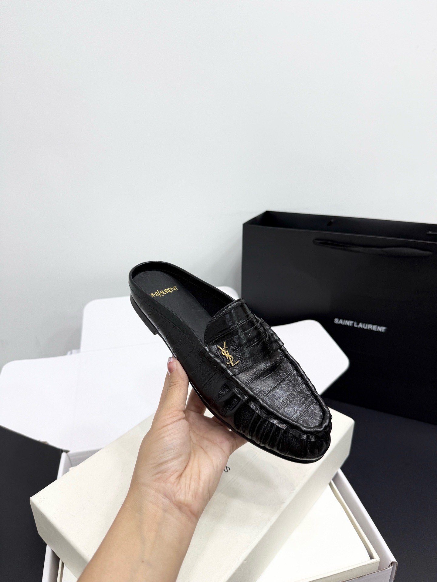 Мюли-лоферы женские в стиле Saint Laurent Le Loafer черного цвета