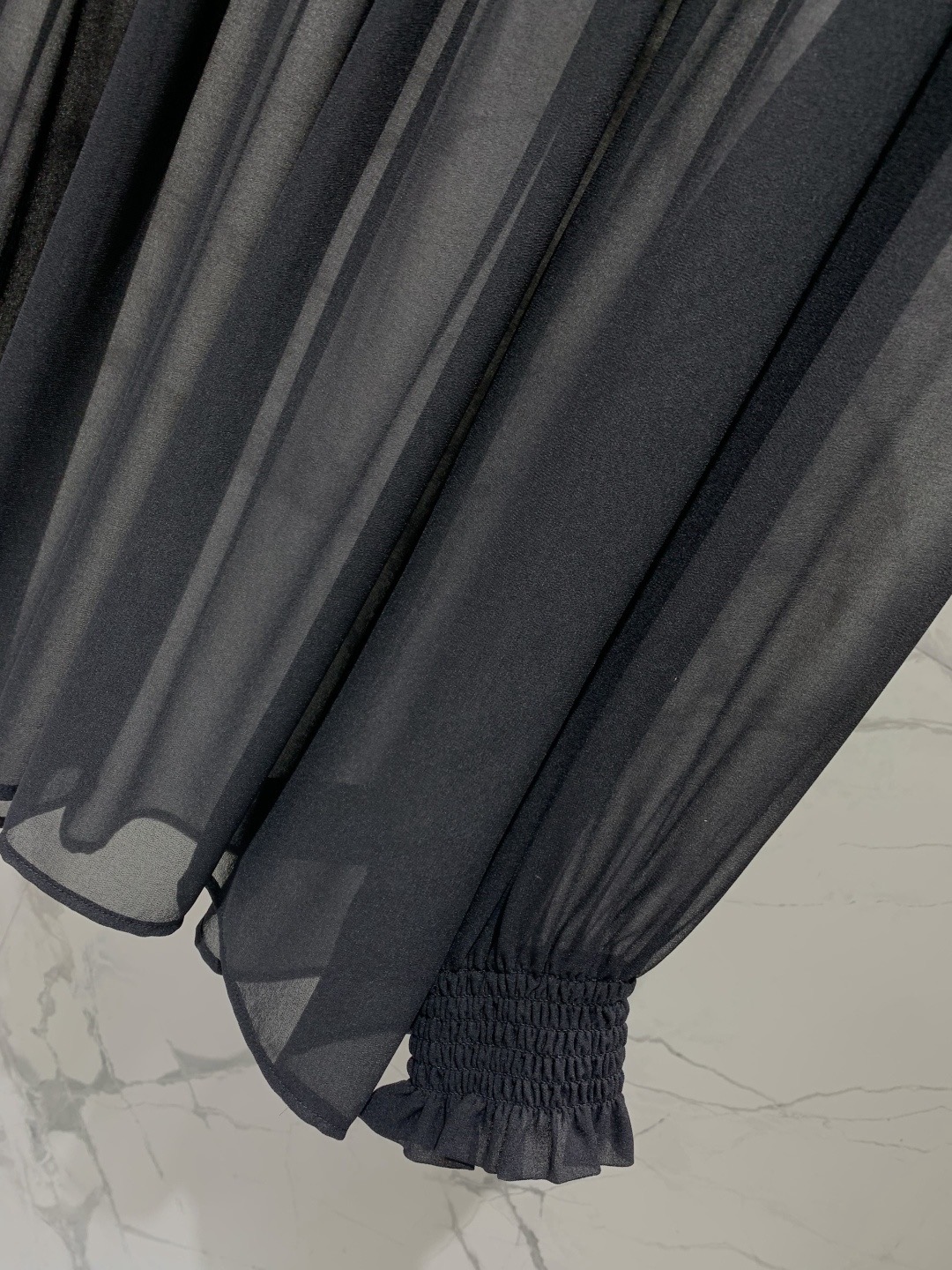 Блуза женская в стиле Saint Laurent чёрного цвета с рюшами