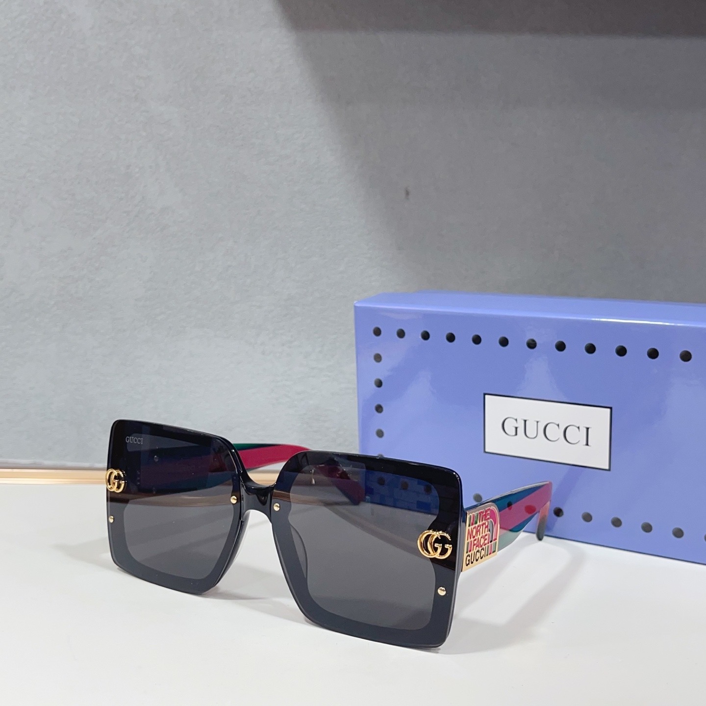 Очки солнцезащитные женские в стиле Gucci