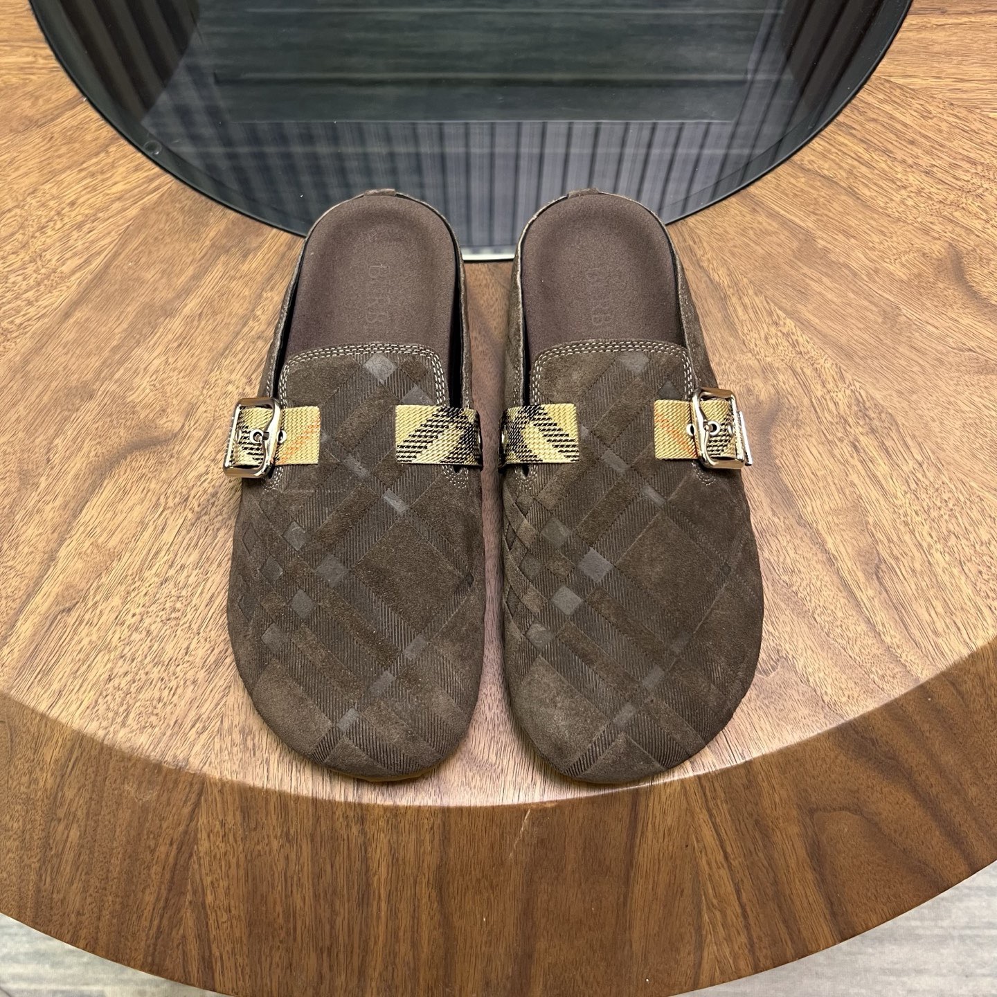 Мюли мужские Burberry коричневого цвета с фирменной клеткой