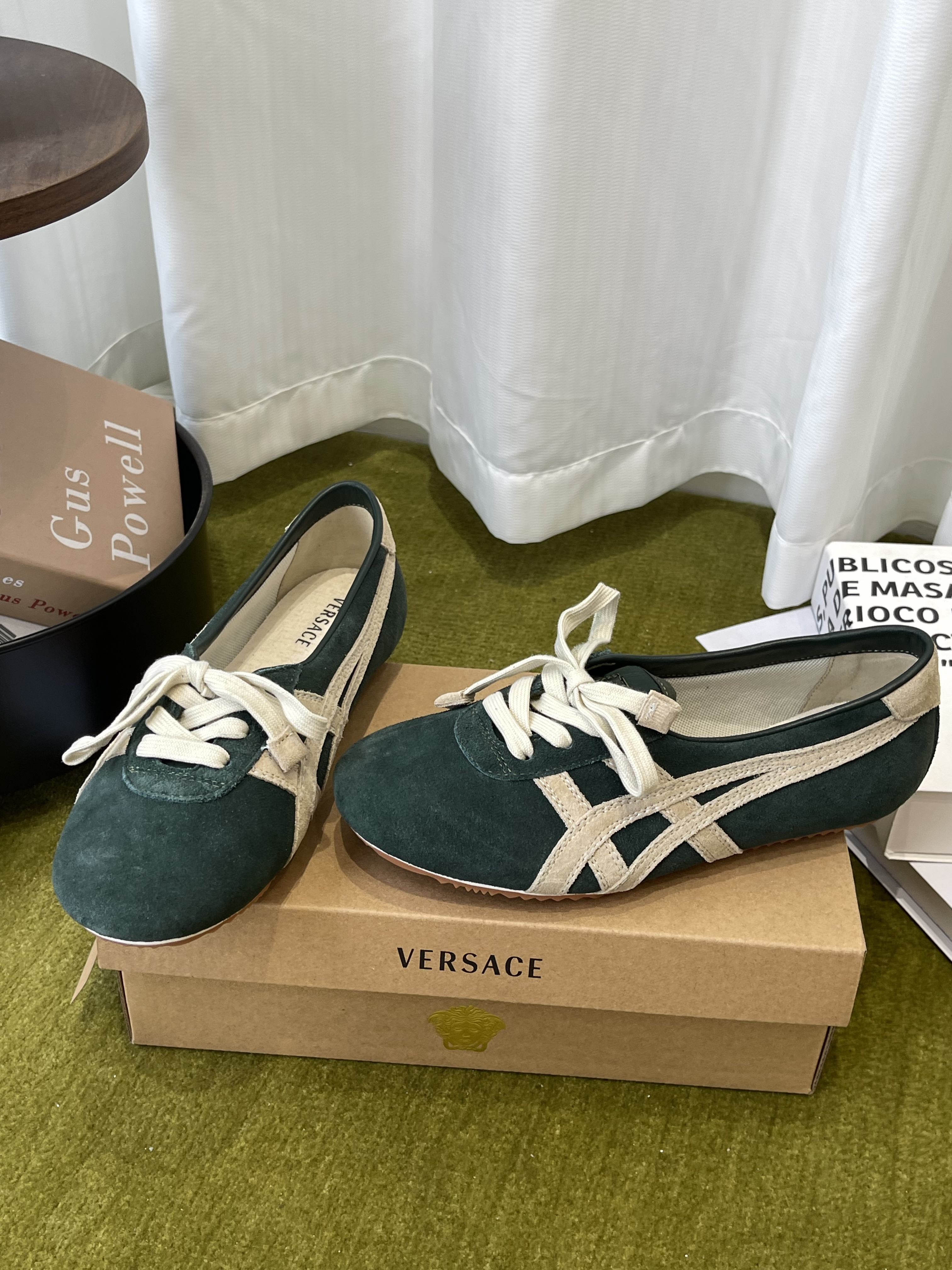 Кроссовки женские Onitsuka Tiger x Versace TAI-CHI Sakura зеленого цвета
