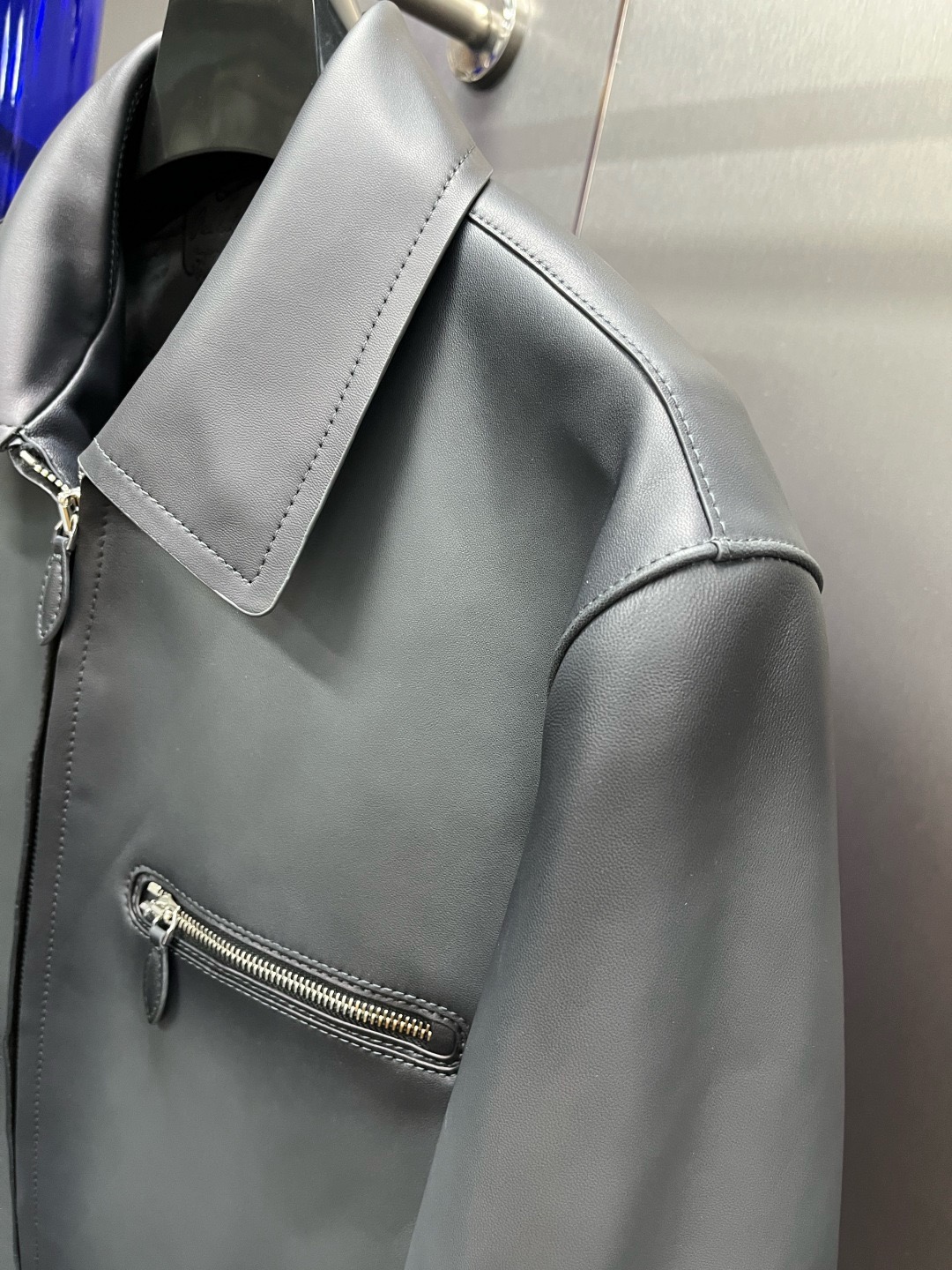 Куртка мужская Berluti серого цвета с отложным воротником