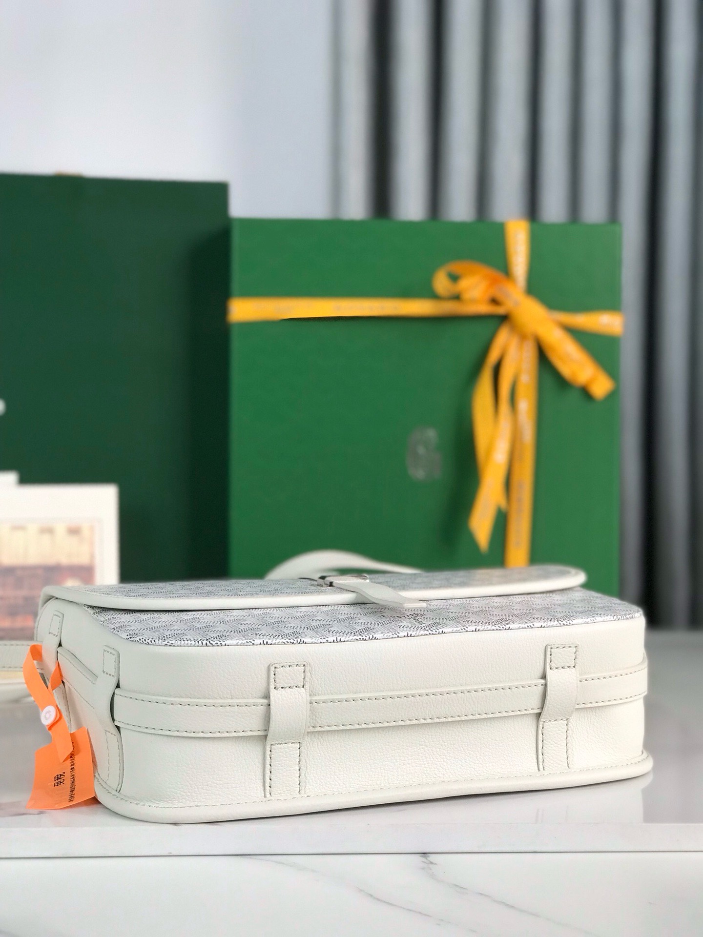 Сумка женская Goyard Belvédère II белого цвета
