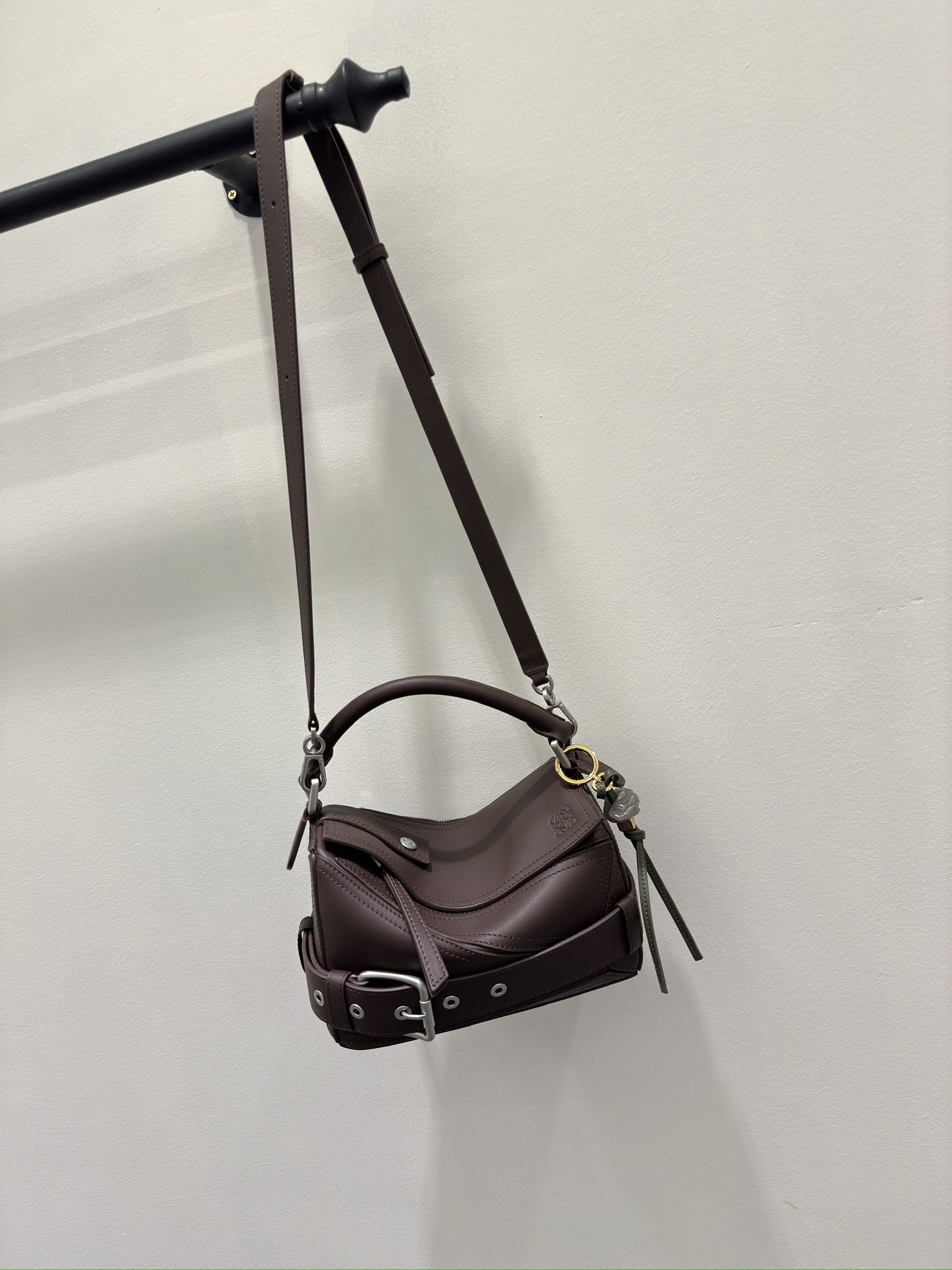 Сумка женская в стиле Loewe Biker Puzzle коричневого цвета