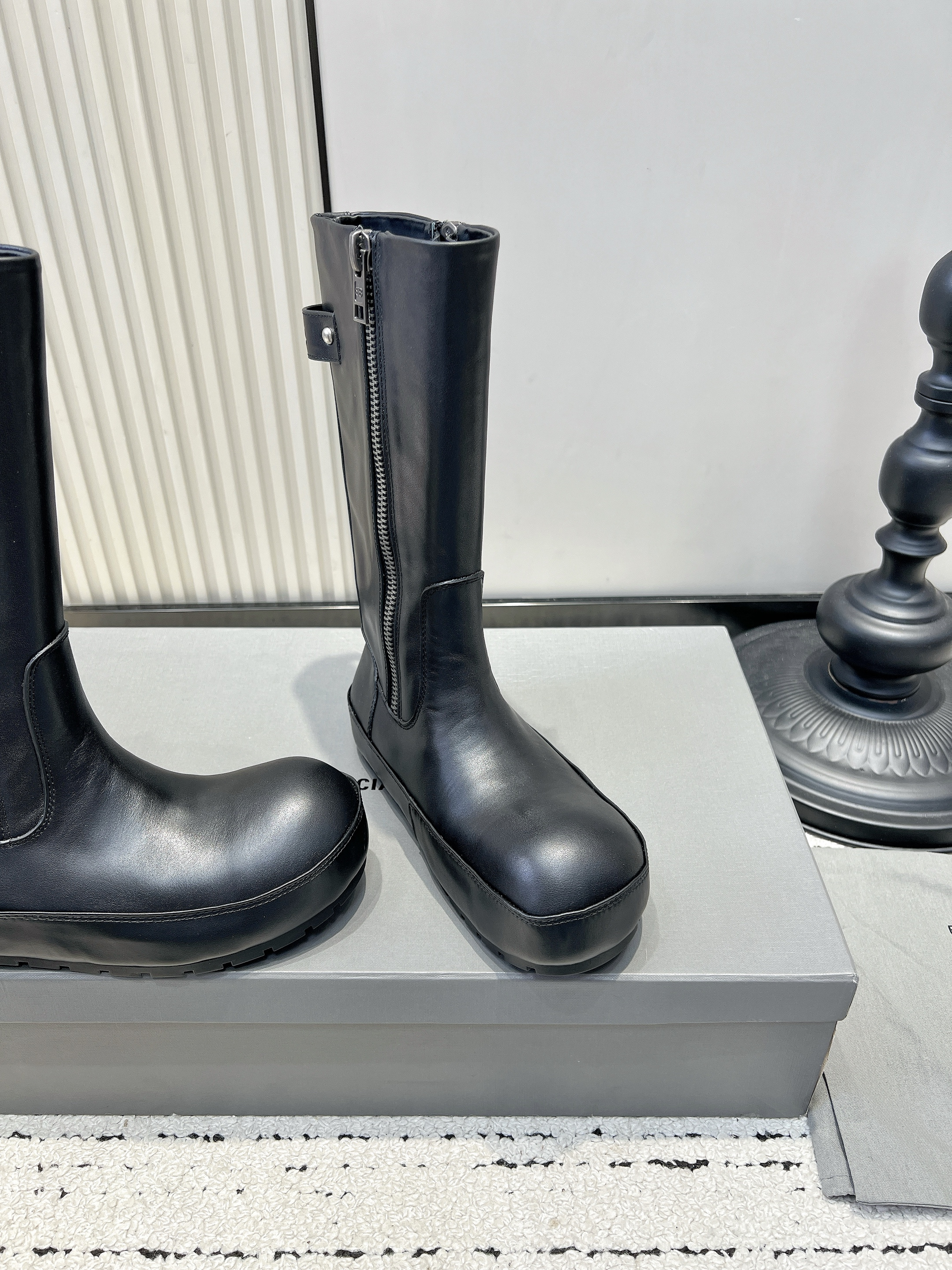 Сапоги женские Balenciaga чёрного цвета