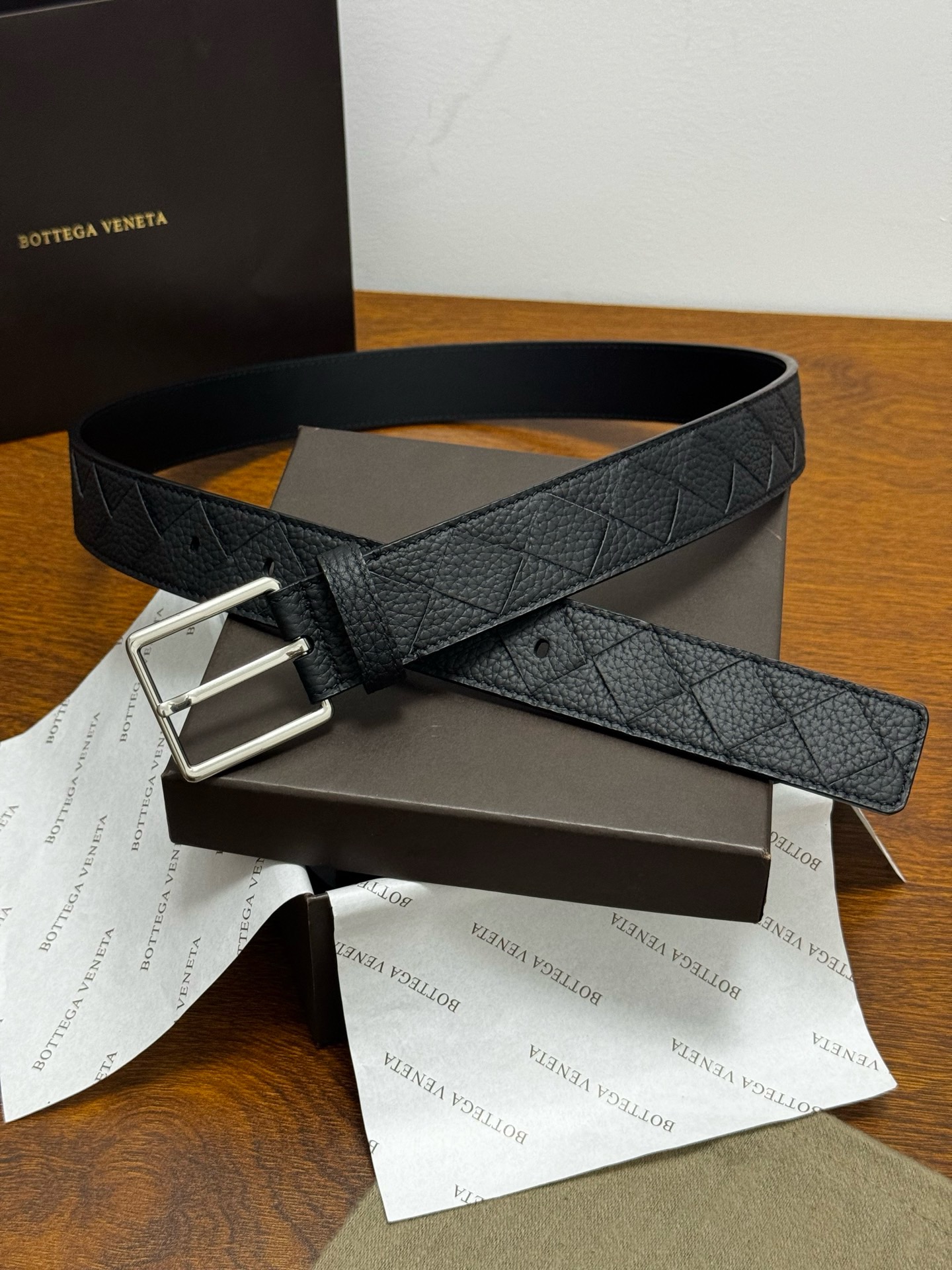 Ремень мужской Bottega Veneta Intrecciato кожи чёрного цвета