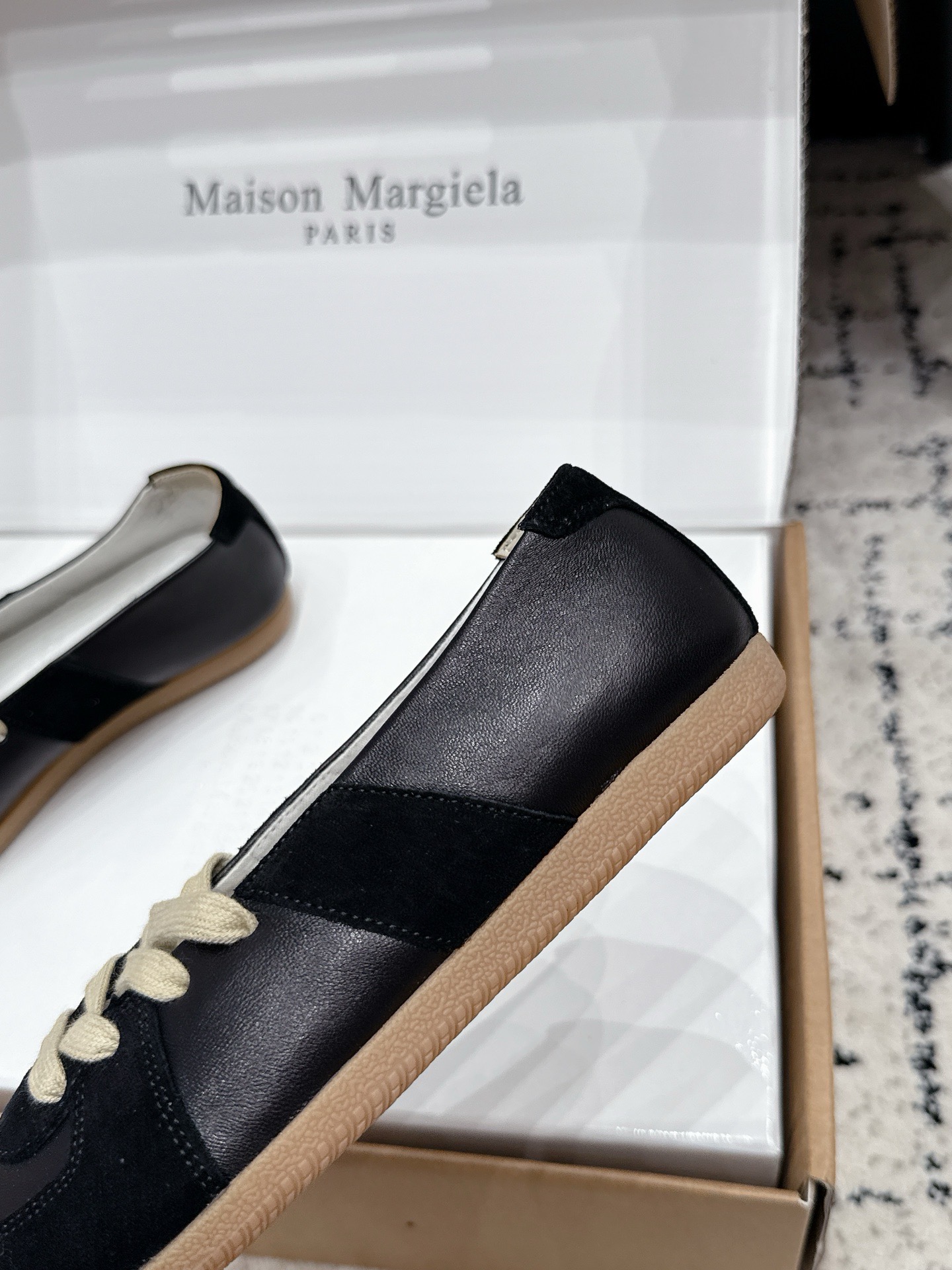 Кроссовки унисекс в стиле Maison Margiela чёрного цвета
