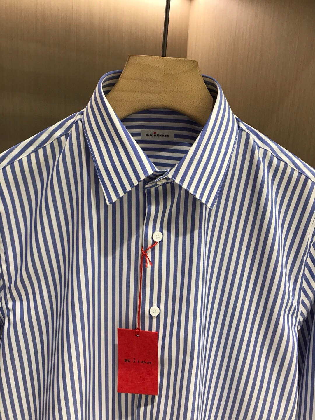 Рубашка мужская Kiton в голубую полоску с перламутровыми пуговицами