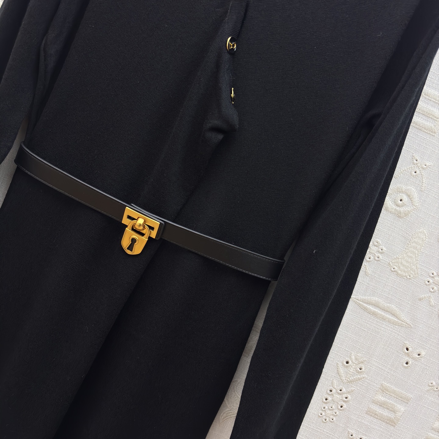 Платье женское Schiaparelli с асимметричной застёжкой и поясом чёрного цвета