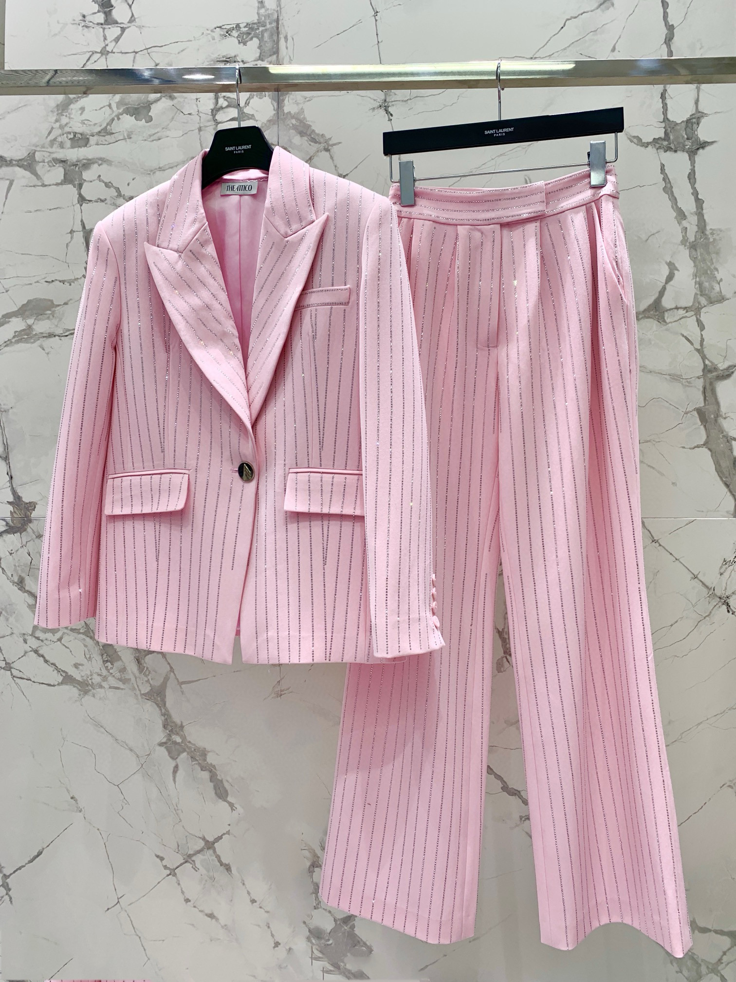 Костюм женский The Attic с кристаллами цвета вишнёвого цветения