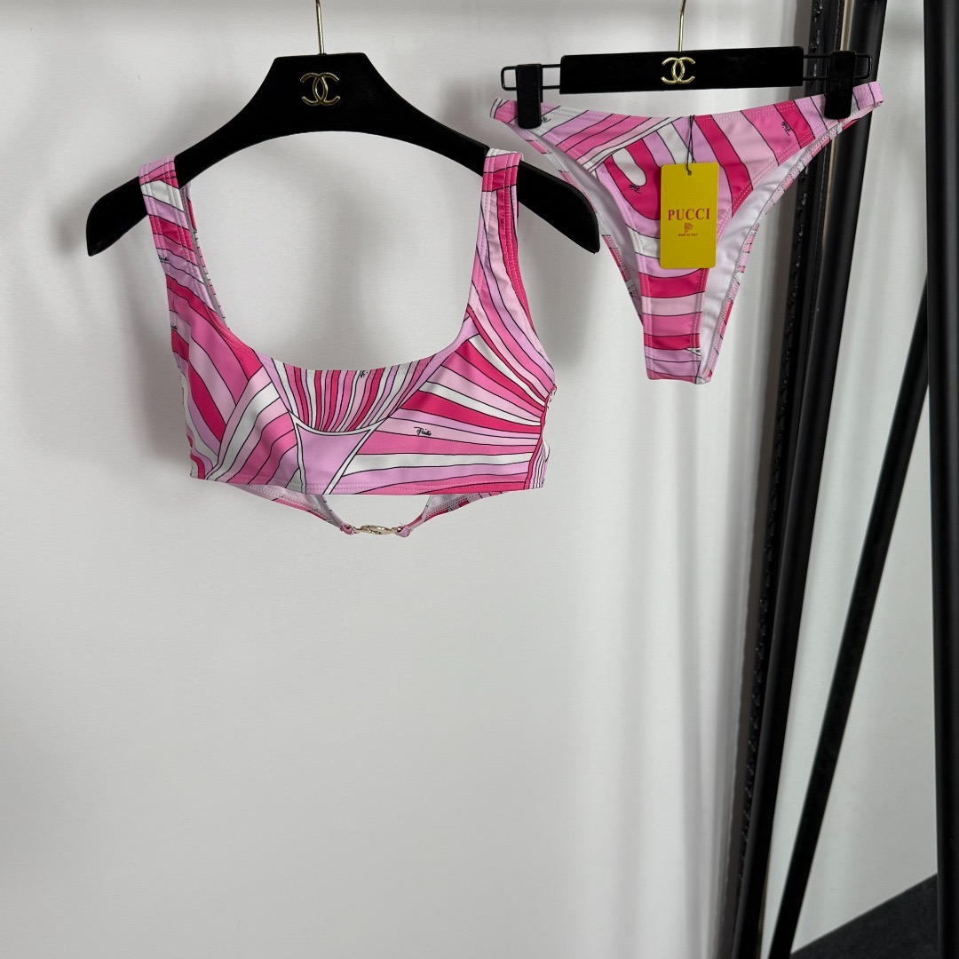 Купальник женский в стиле Emilio Pucci розового цвета с принтом