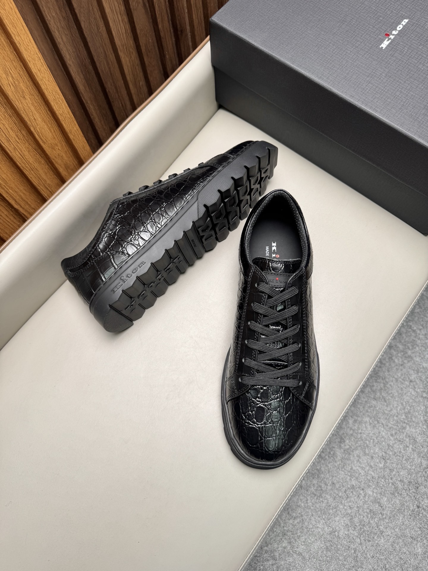 Кеды мужские в стиле Kiton черного цвета