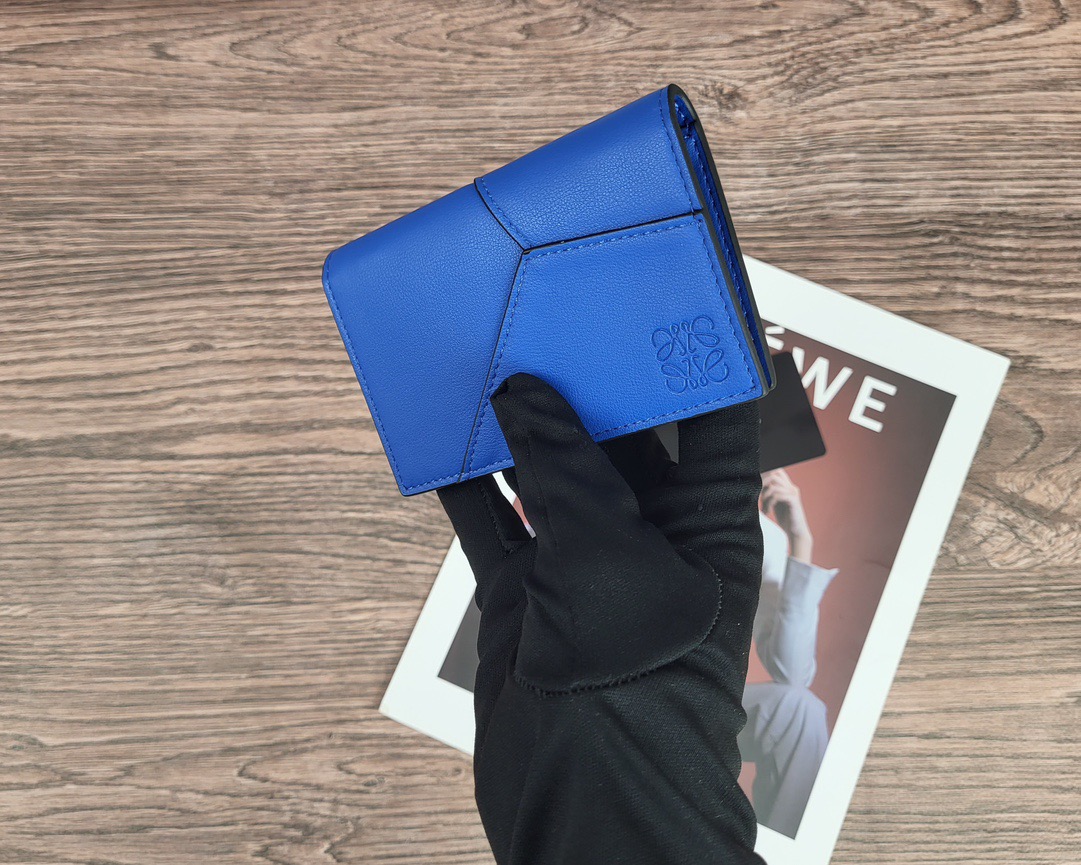 Кошелёк компактный в стиле Loewe L1132 синего цвета