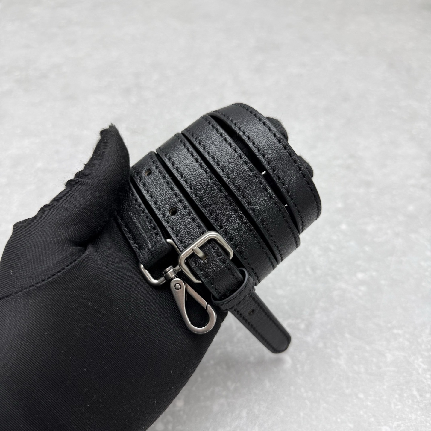 Сумка женская в стиле Miu Miu Vivant из натуральной кожи черного цвета