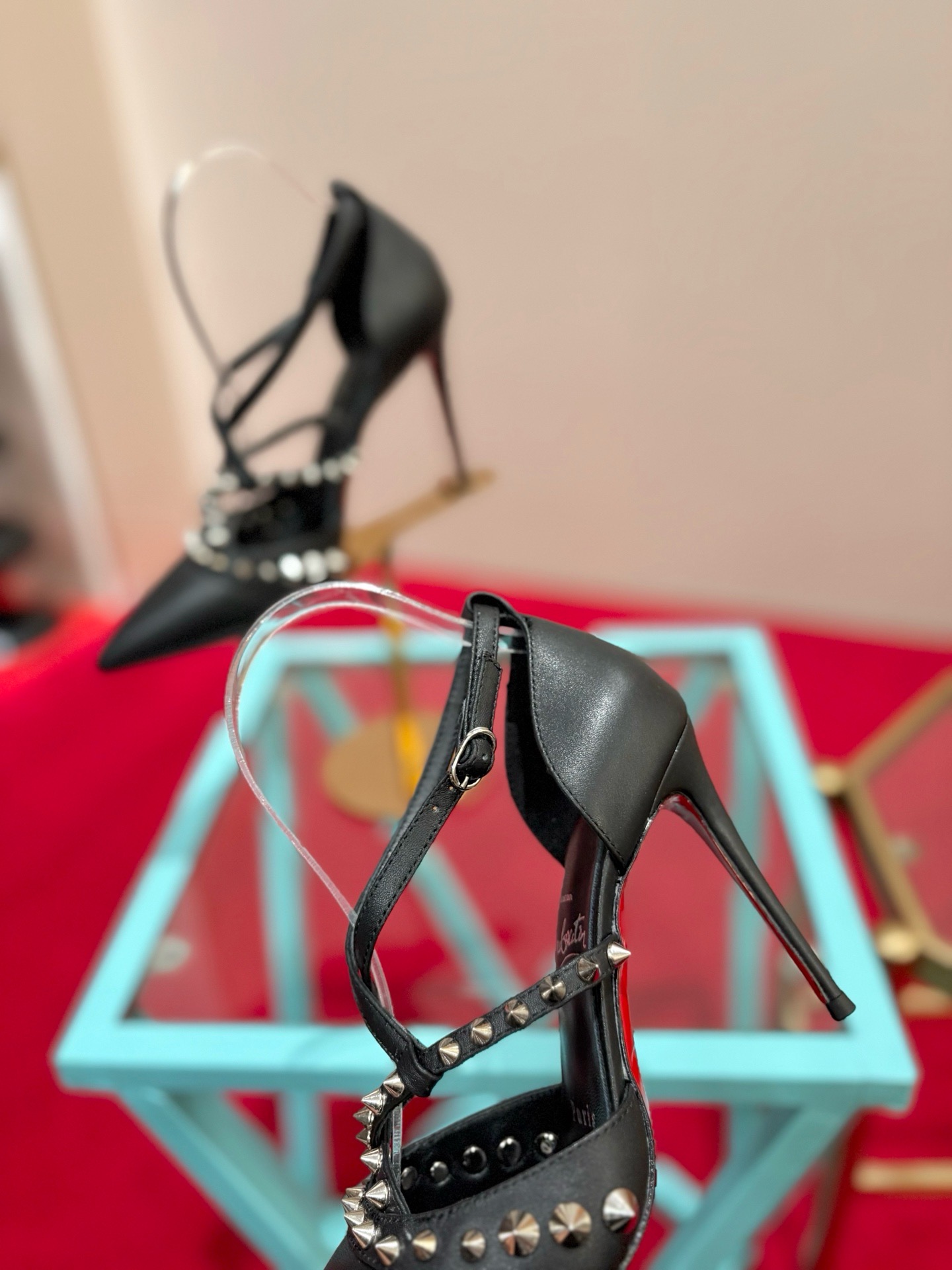 Туфли женские Christian Louboutin So Kate черного цвета