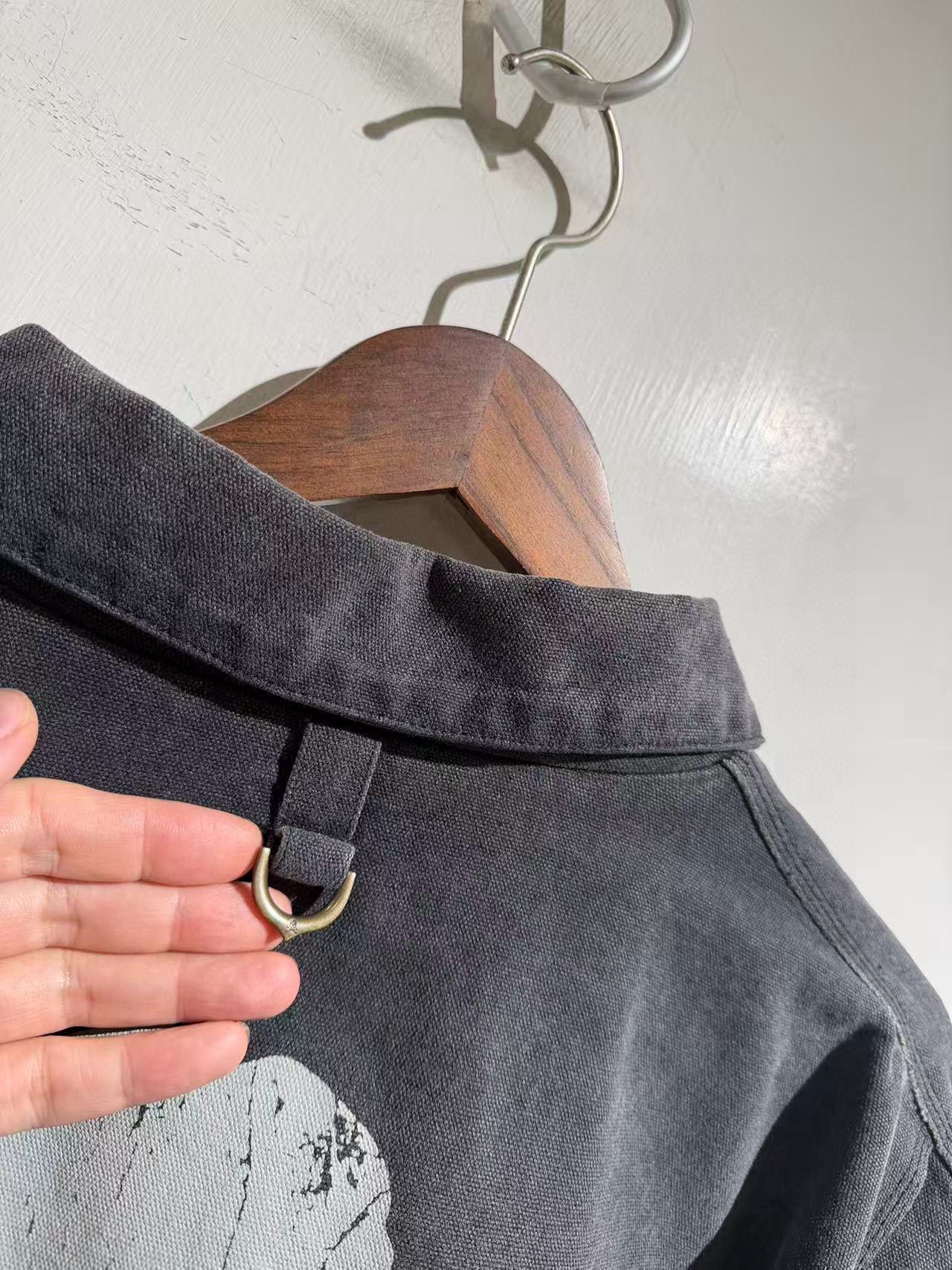 Куртка унисекс в стиле Project G/R x MMJ из плотного канваса чёрного цвета с эффектом состаривания