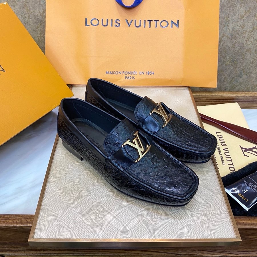 Лоферы мужские Louis Vuitton из кожи крокодила и кожи страуса черного цвета