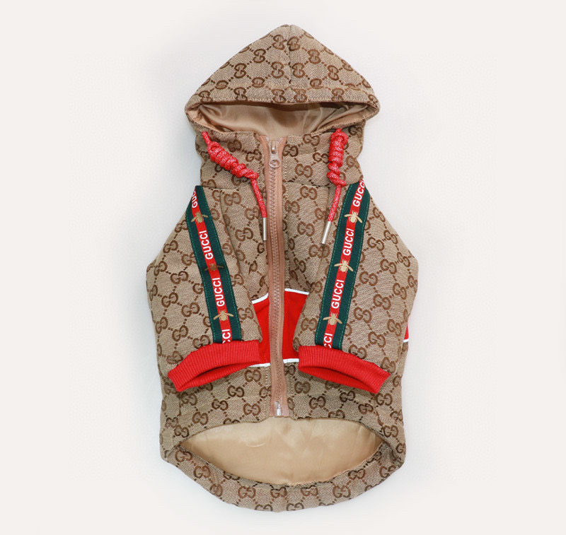Куртка-дождевик для собак в стиле Gucci Monogram с капюшоном и мотивом пчелы